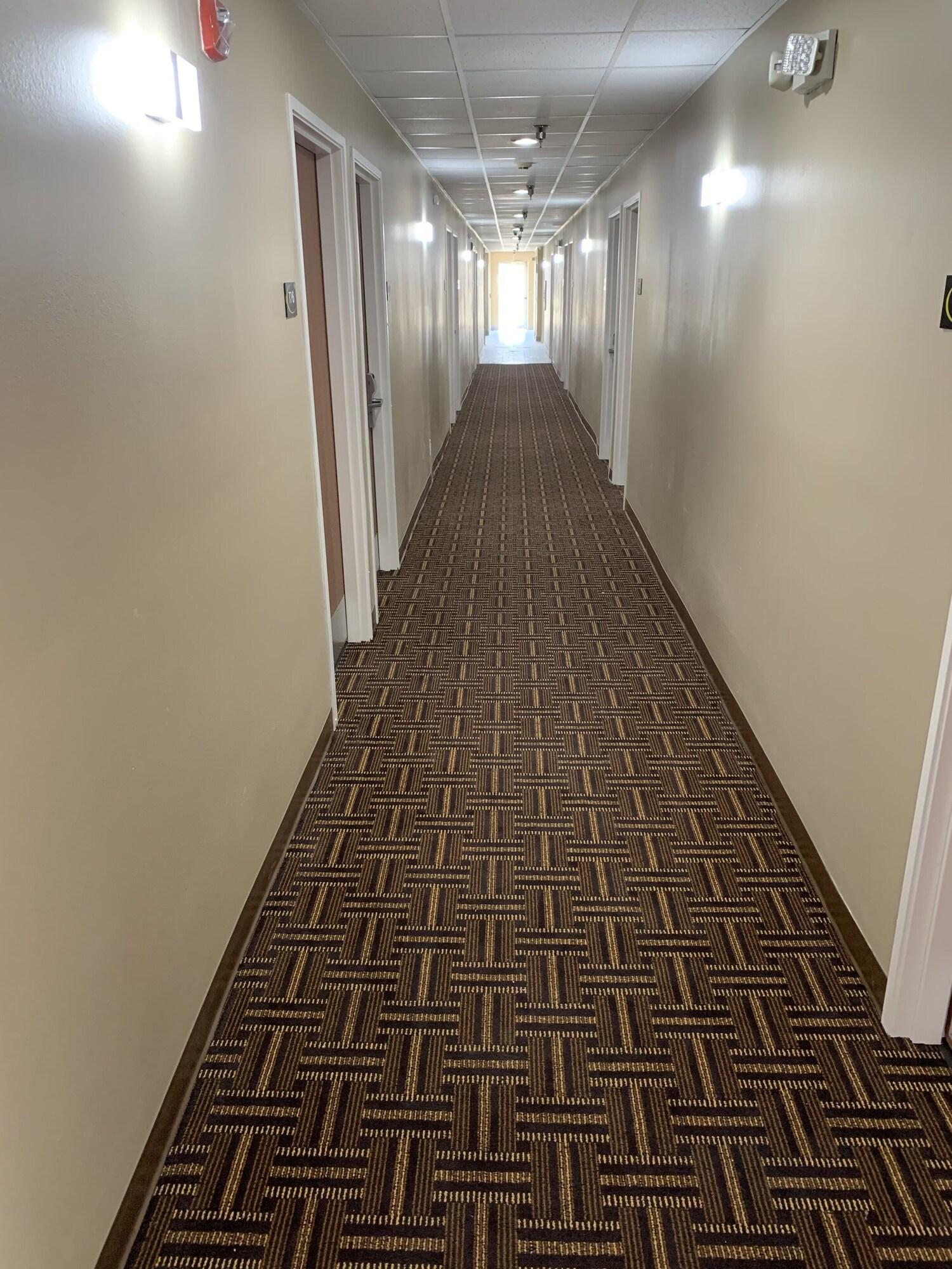 Varios Super 8 by Wyndham Joliet