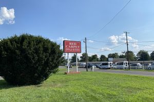 Alojamiento - Red Carpet Inn and Suites