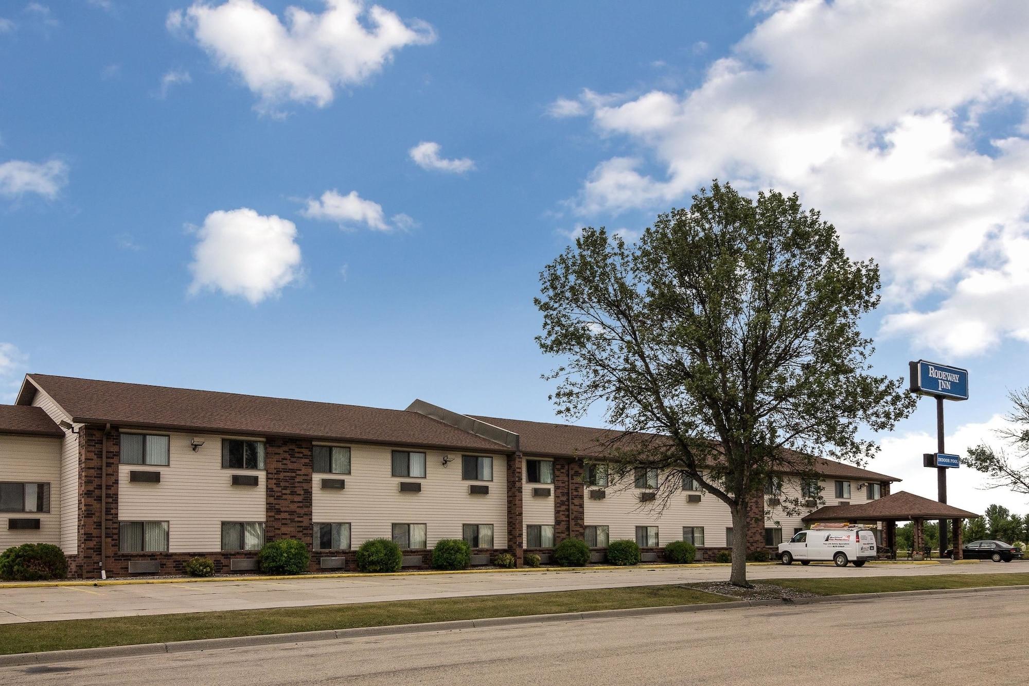Varios Rodeway Inn Wahpeton