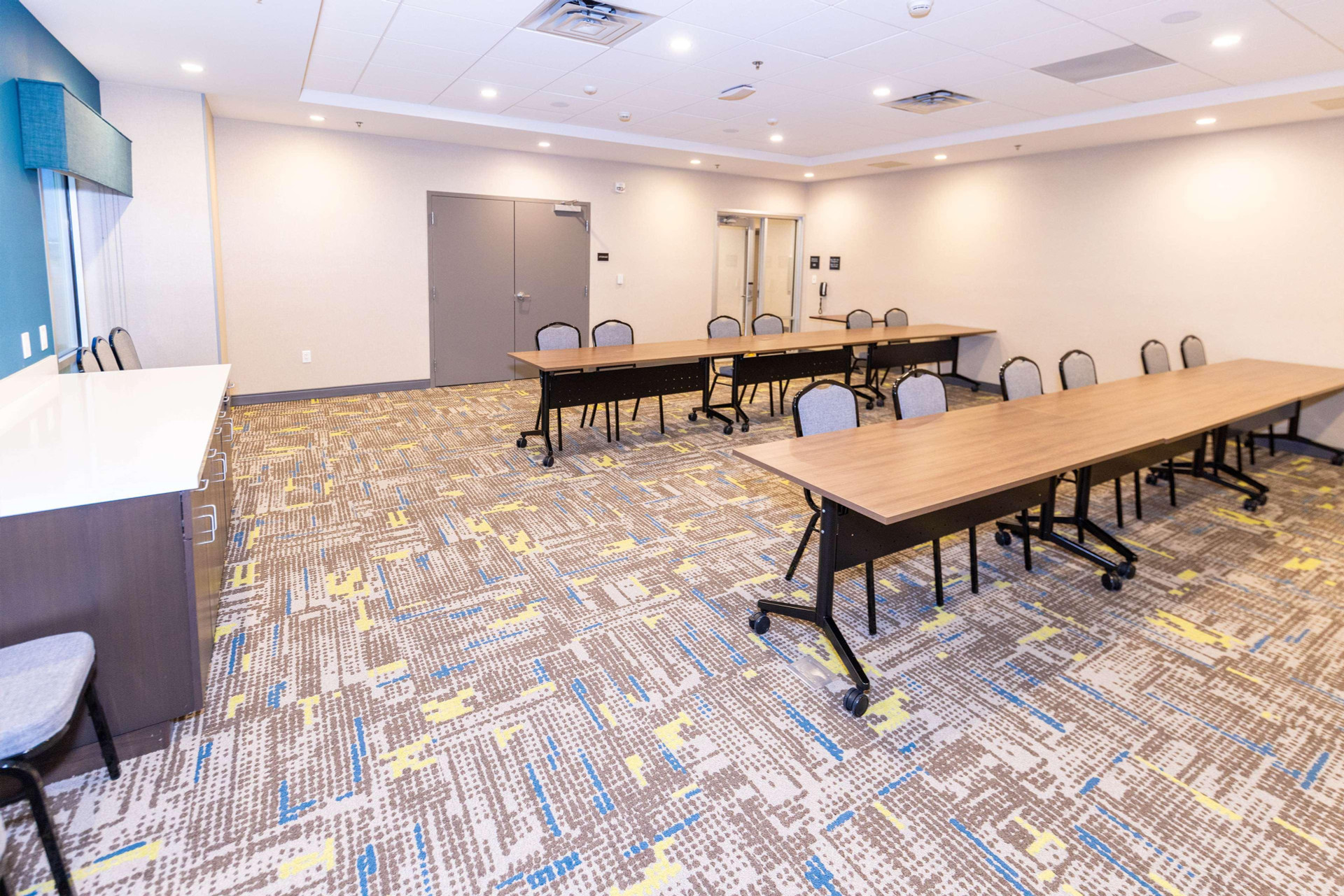 Centro de Negocios Hampton Inn Selma Ca