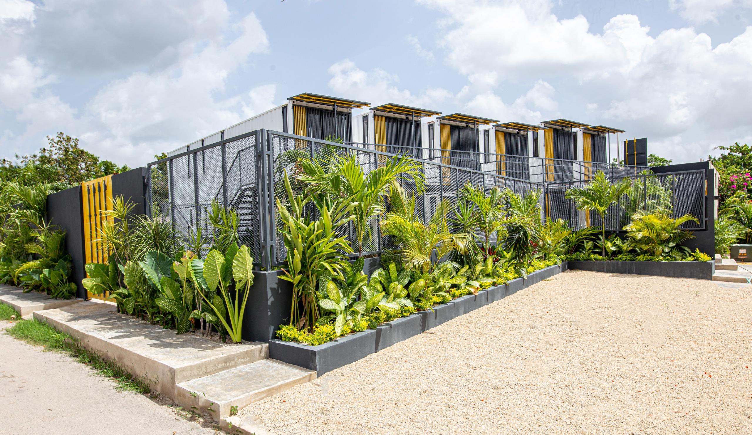 Vista Exterior Containers Bacalar