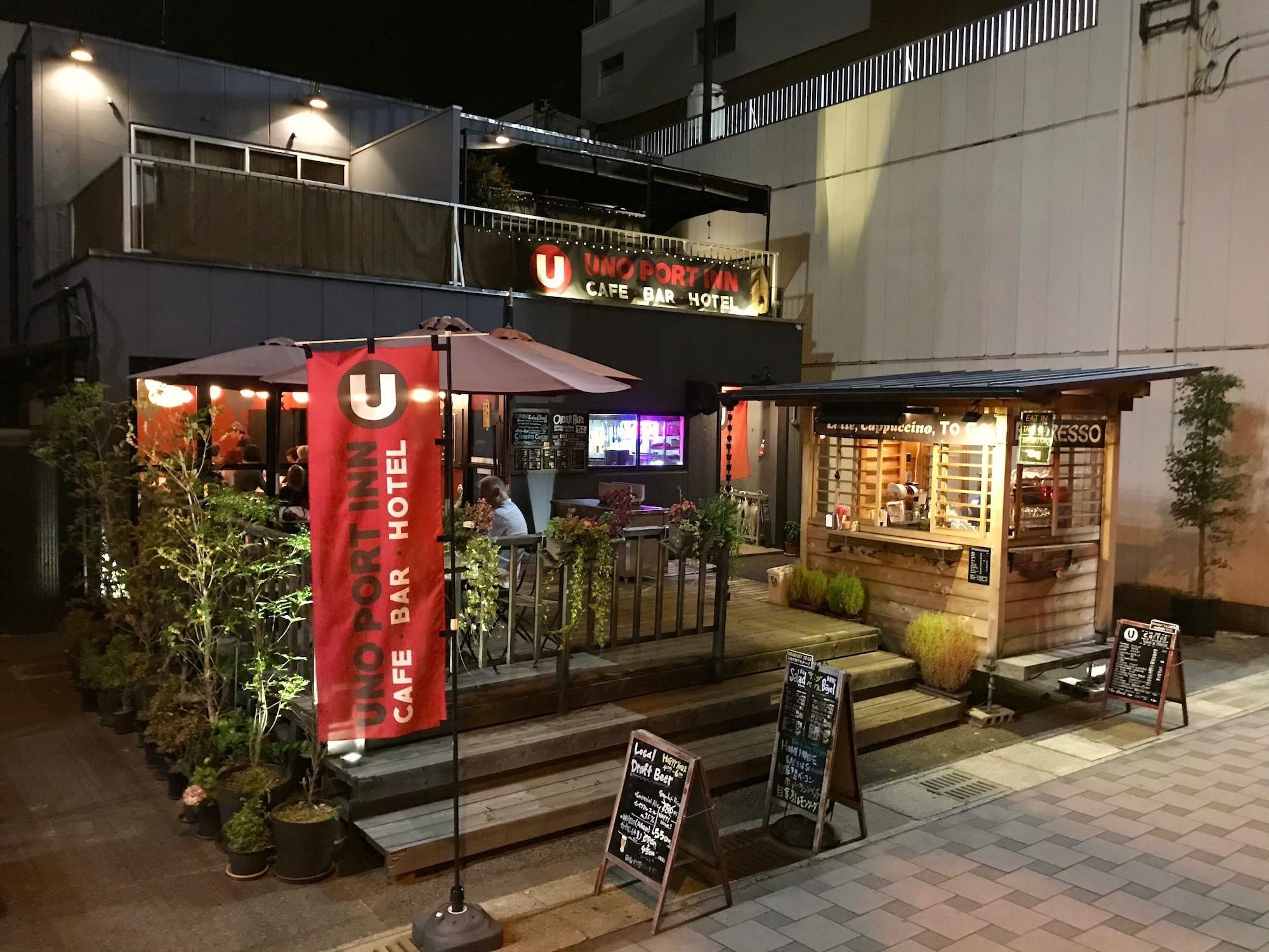 Vista Exterior Uno Port Inn