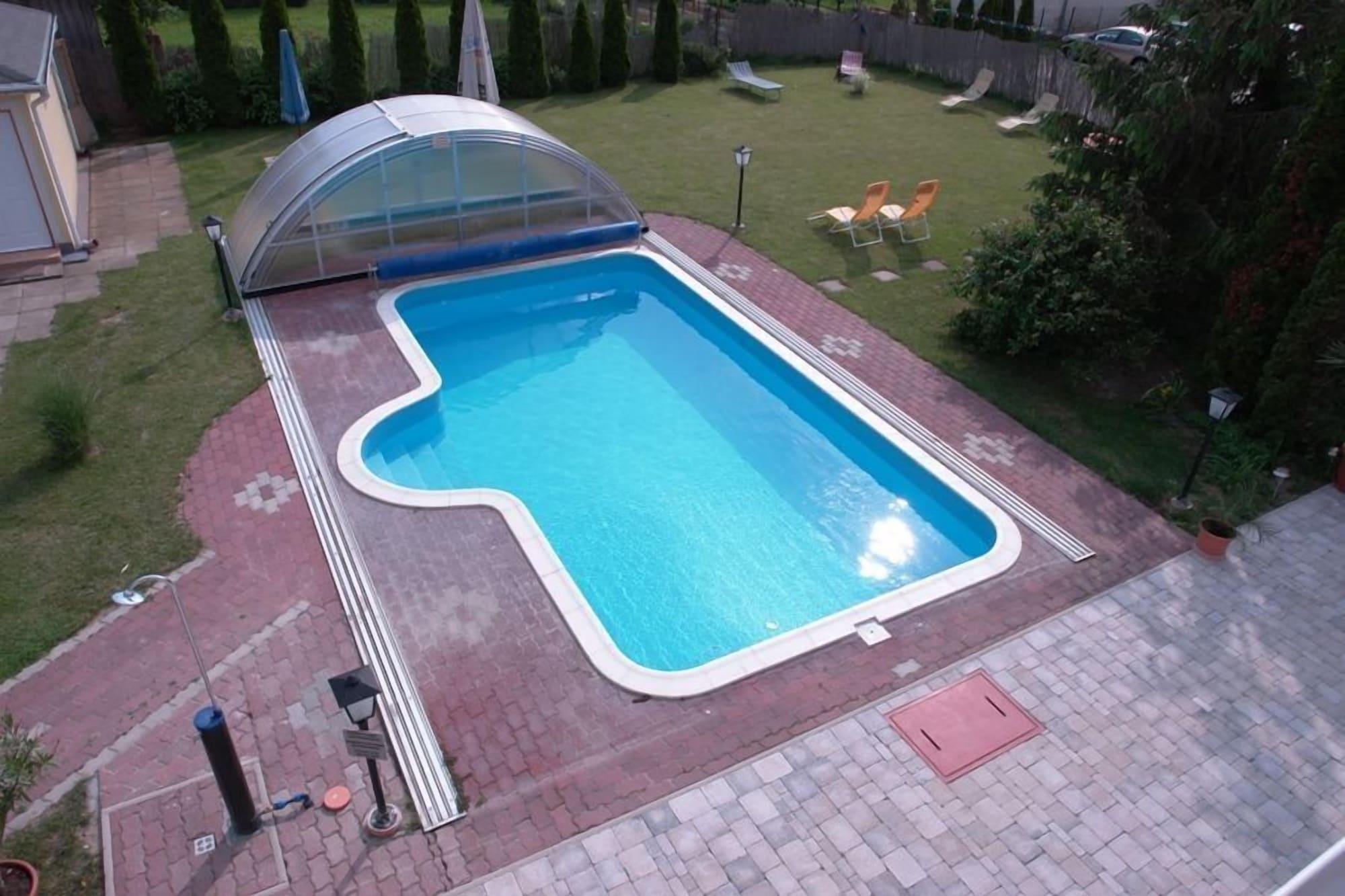 Vista Piscina Bajor Panzio Aparthotel Restaurant - Adults Only