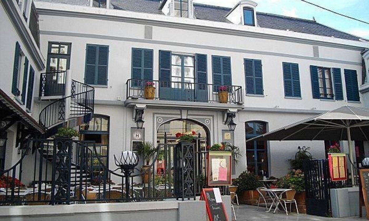Varios Hôtel de Paris et de la Poste