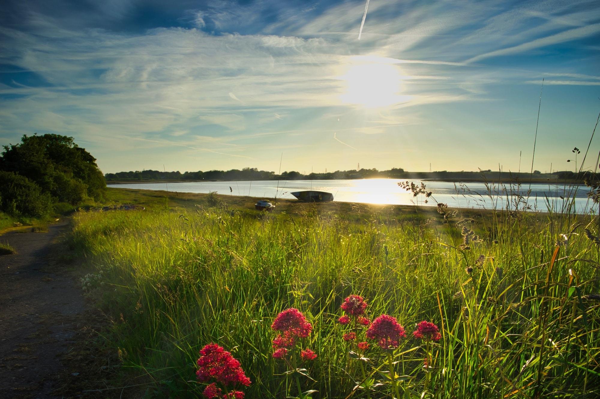 Playa Shard Riverside Hotel, Bar & Restaurant