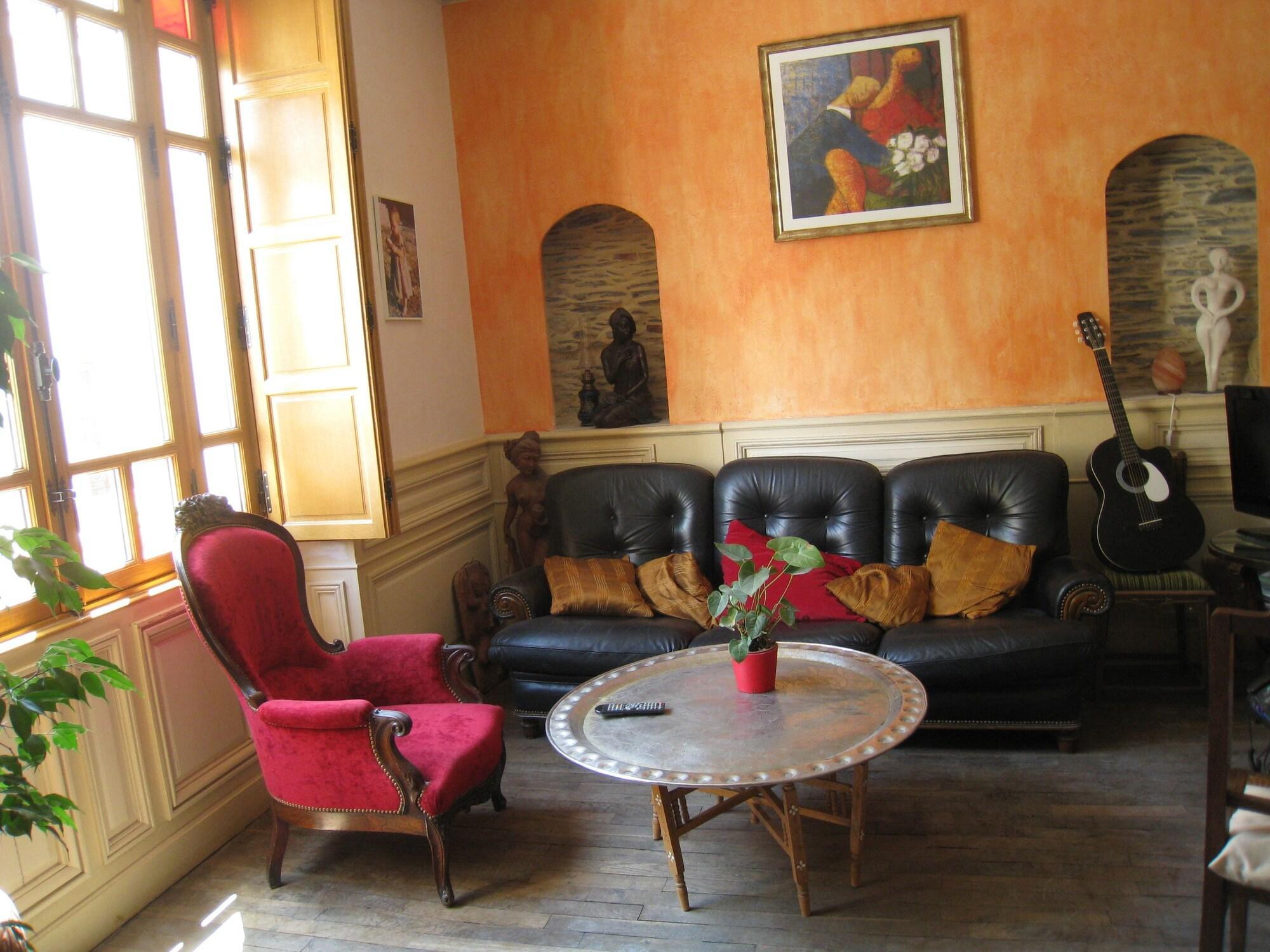 Vista Lobby Le Petit Quernon