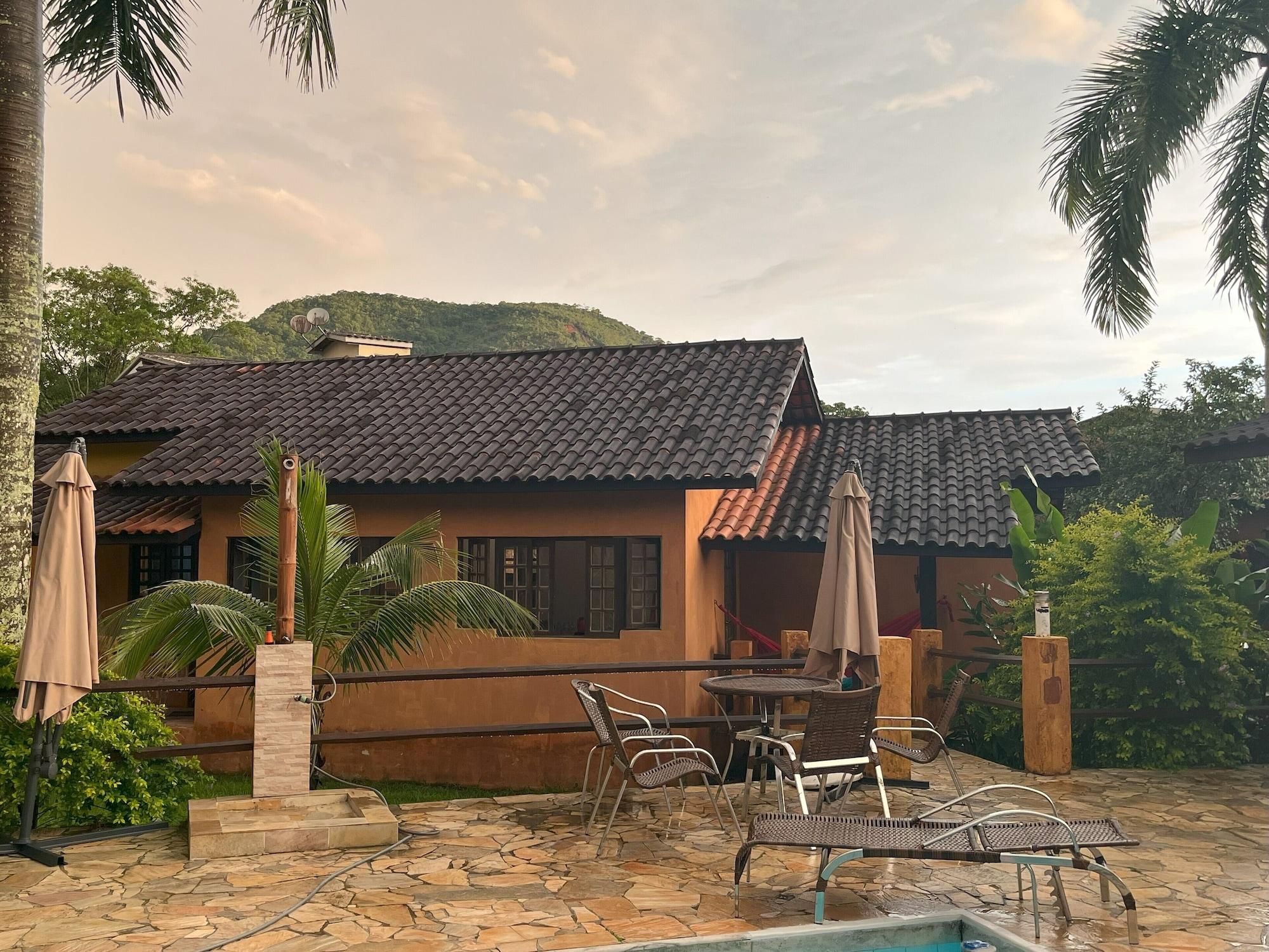 Vista Exterior Camburi Chalés
