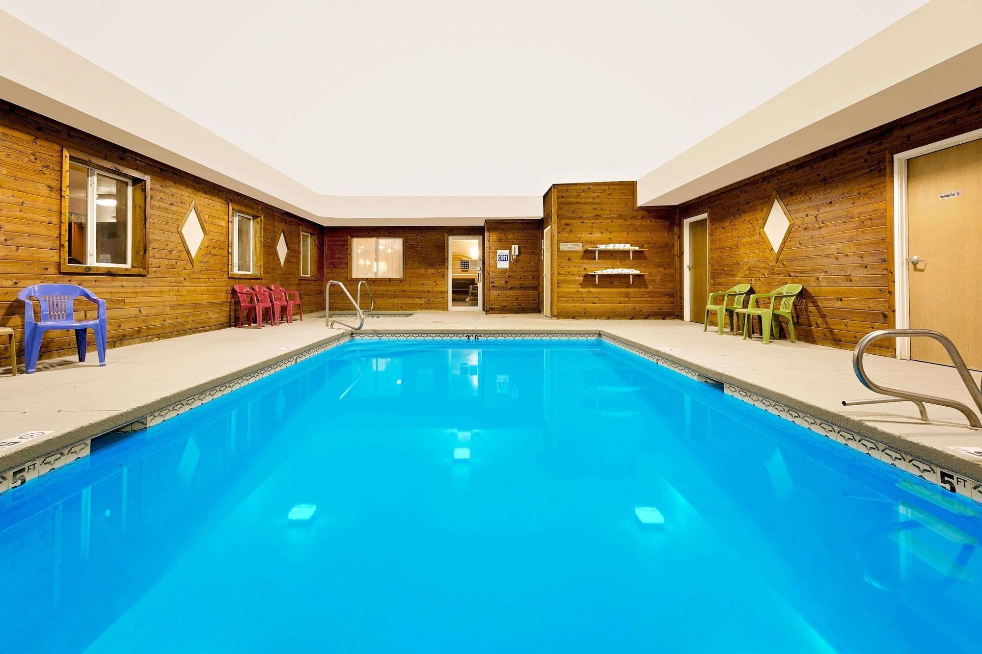 Vista Piscina Howard Johnson by Wyndham Gothenburg
