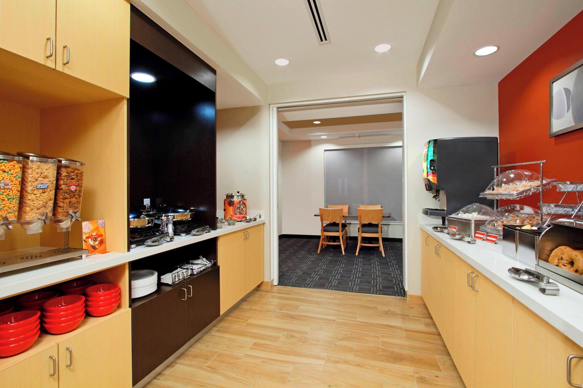 Restaurant TownePlace Suites New Orleans Harvey/West Bank