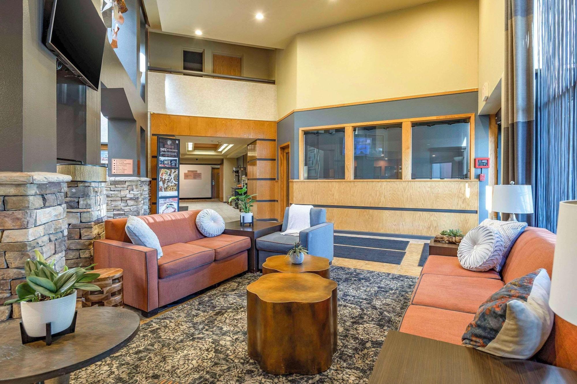 Vista Lobby Hell Canyon Grand Hotel, Ascend Hotel Collection