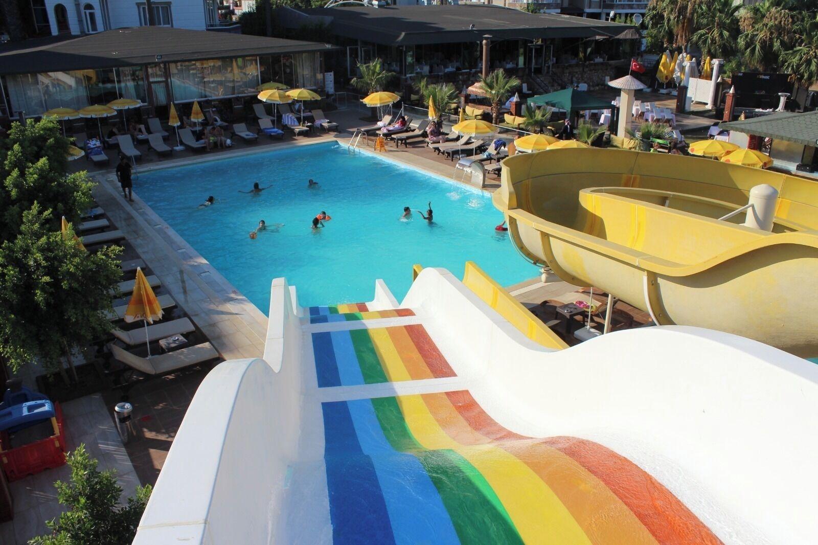 Vista Piscina Unluselek Hotel