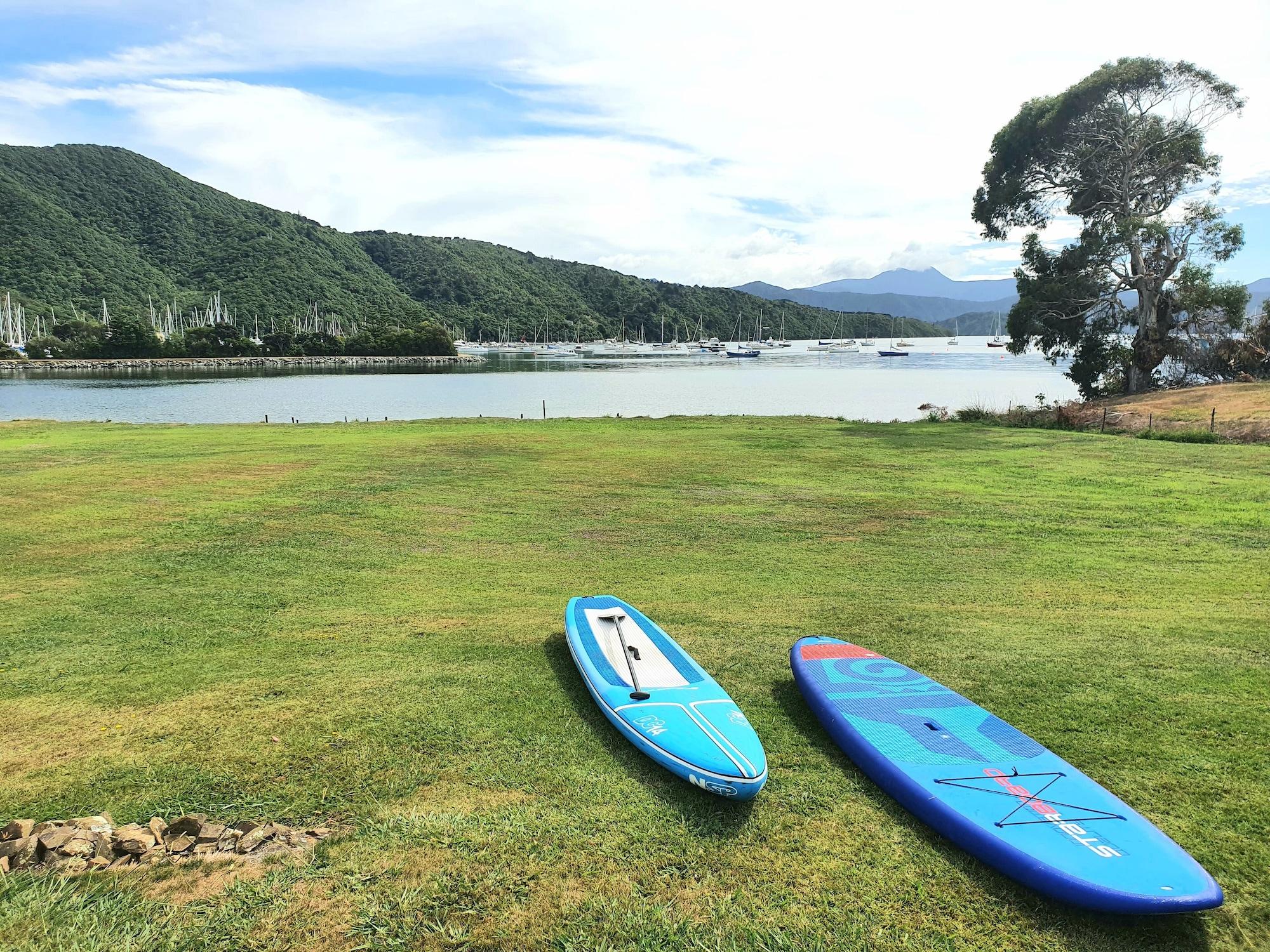 Playa Bay Vista Waterfront Motel Picton