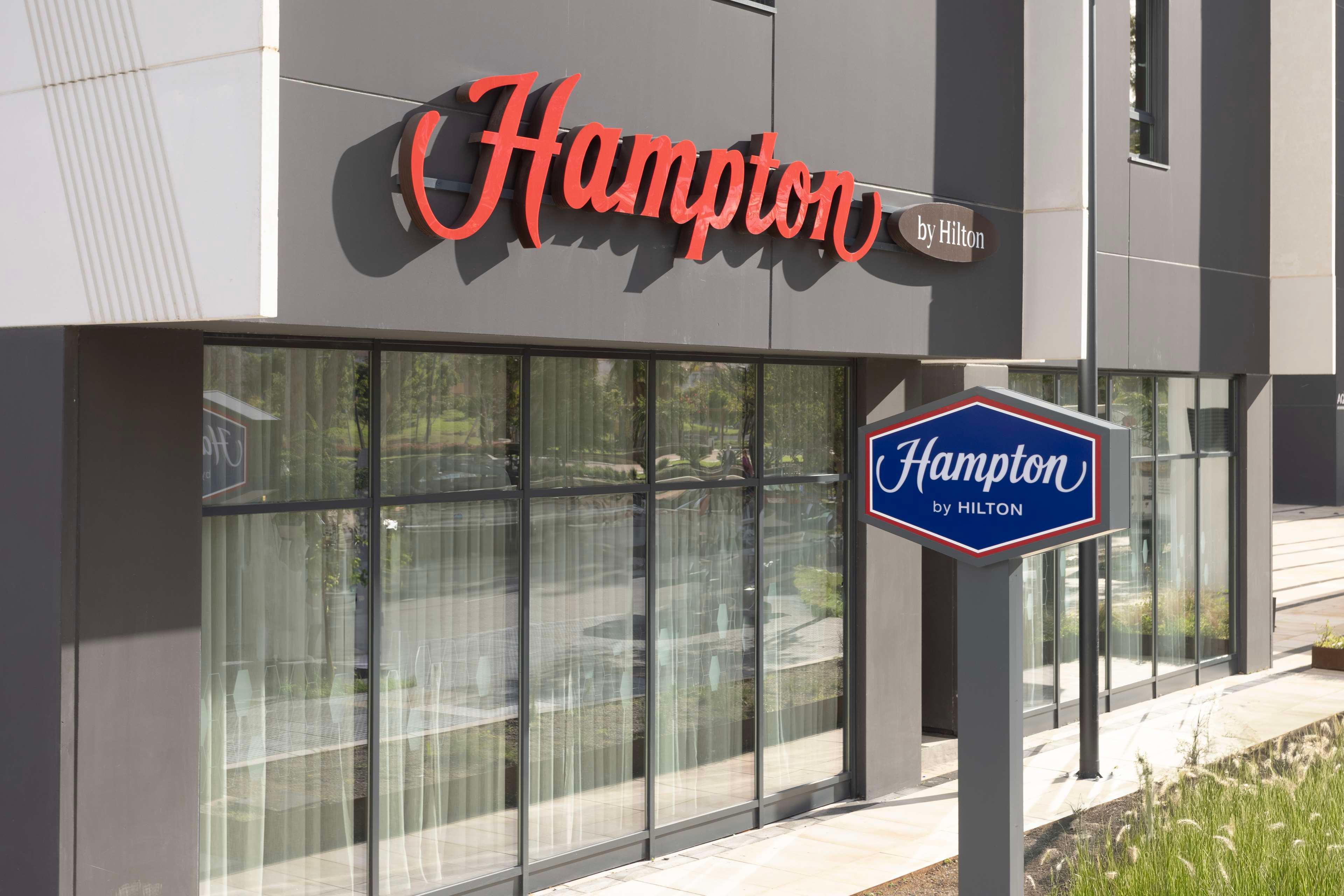 Vista Exterior Hampton By Hilton Malaga Martiricos