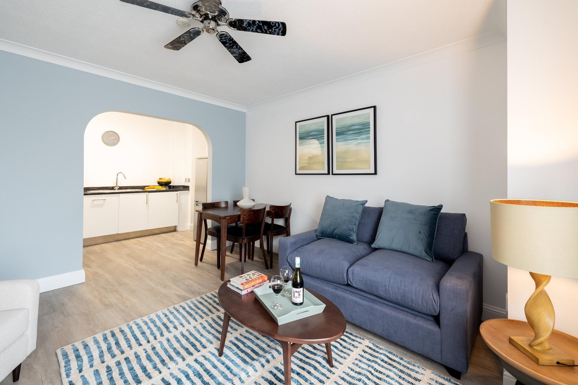 Varios SACO Jersey Merlin House