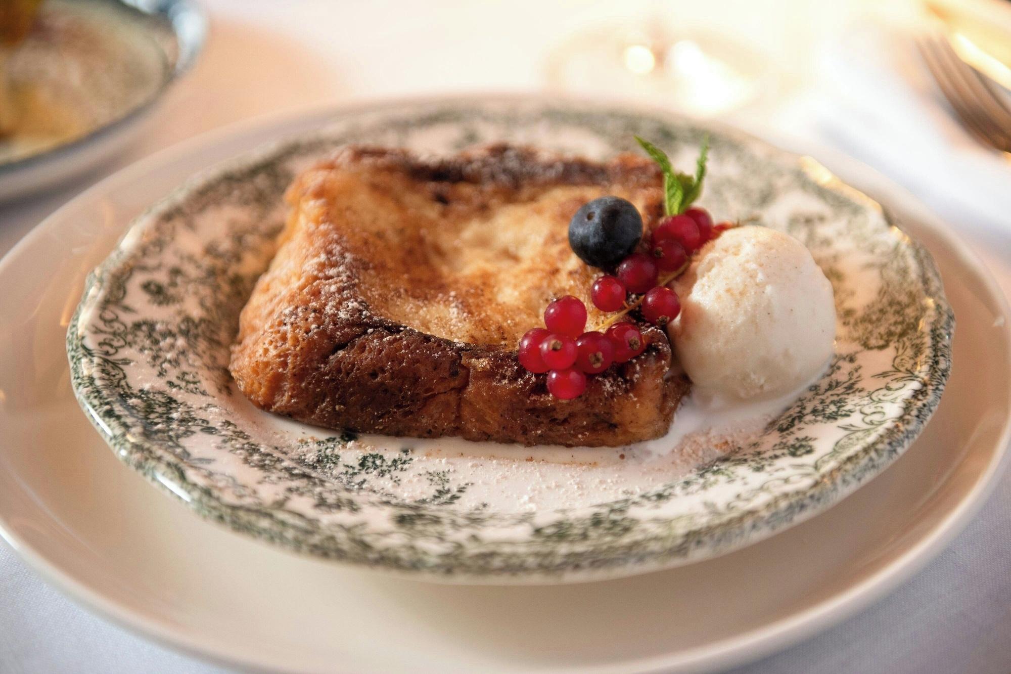 Restaurant Eugenia de Montijo, Autograph Collection