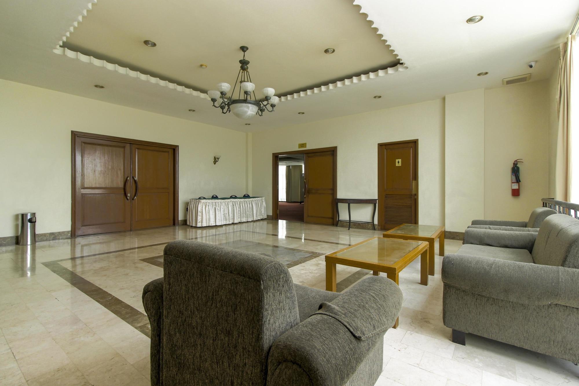 Vista Lobby RedDoorz Plus near GBK Senayan