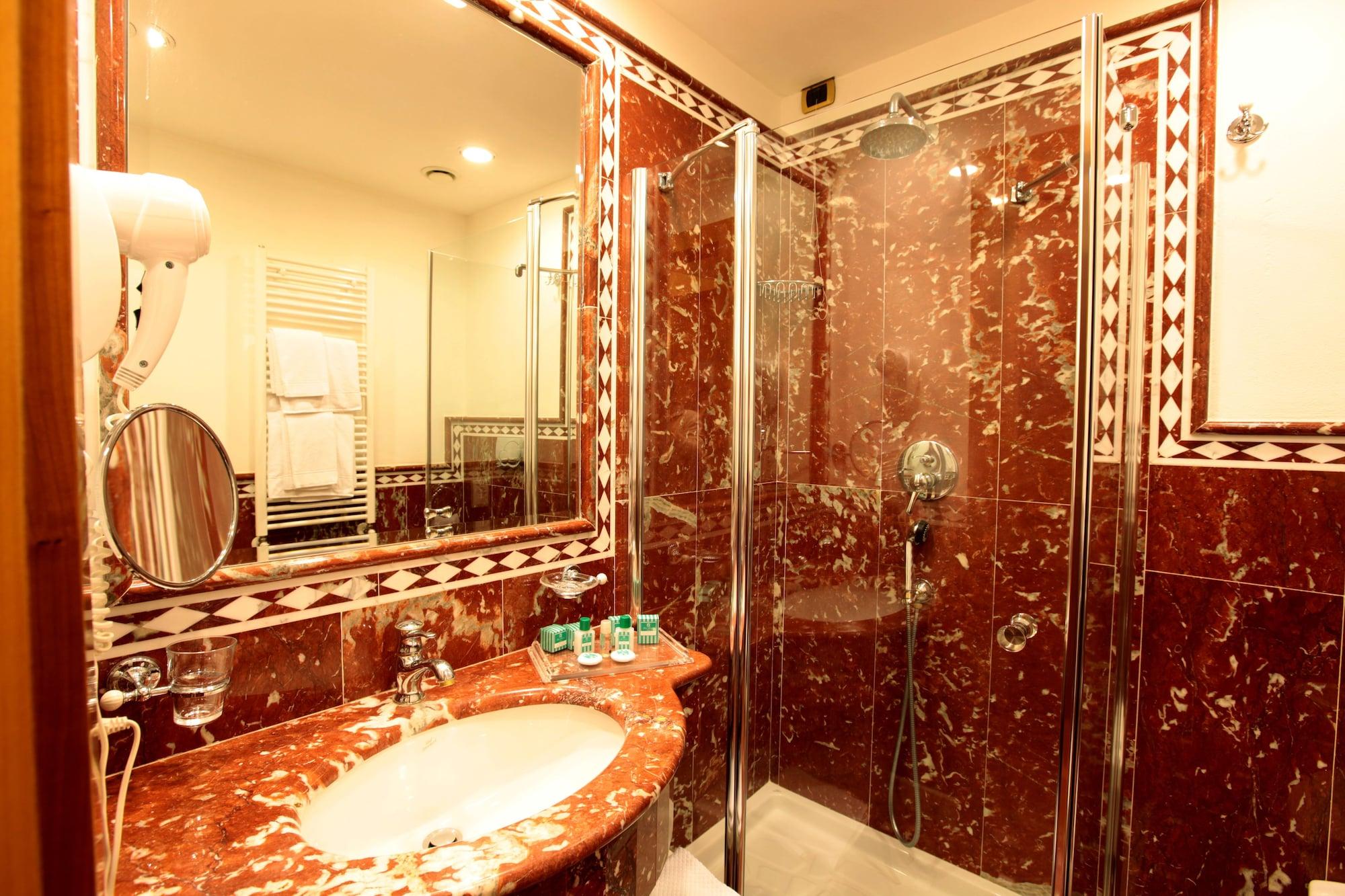 Set de Habitación Marconi Hotel