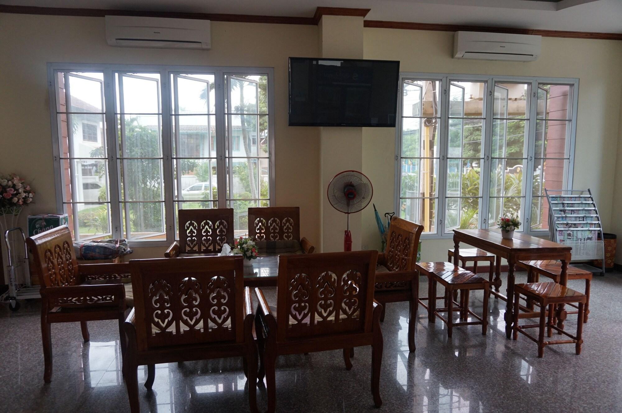 Vista Lobby NP Residence