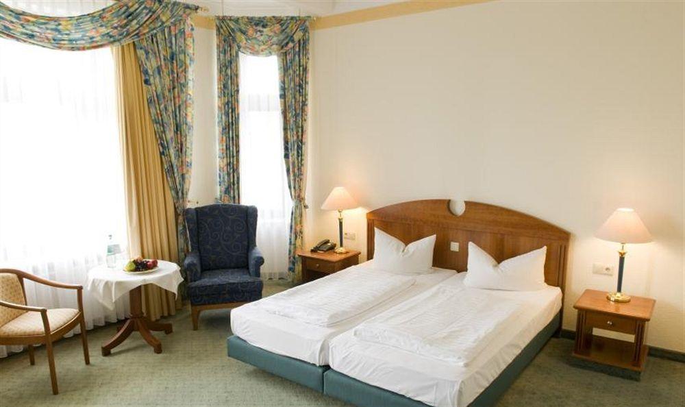 Varios Upstalsboom Seehotel