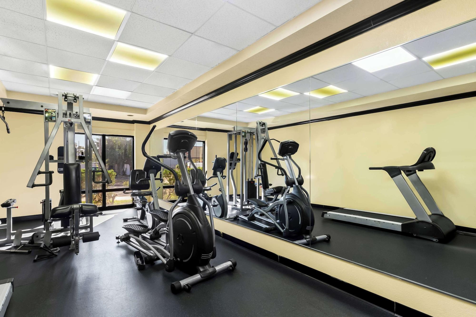 Gimnasio Sonesta Essential NW Houston