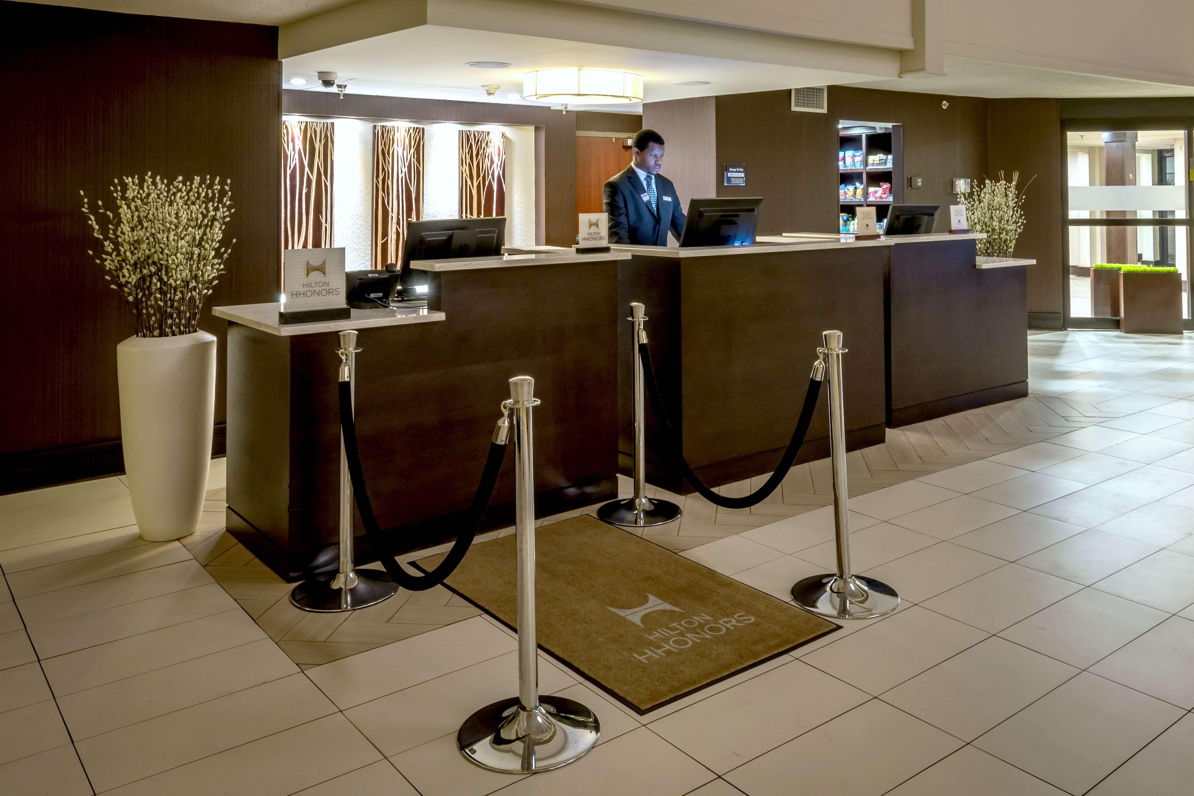 Vista Lobby Doubletree by Hilton Hotel Montgomery Downtown