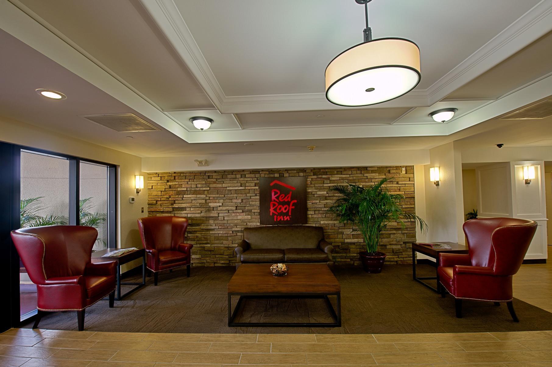 Vista Lobby Red Roof Inn PLUS+ Miami Airport