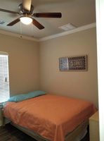 Alquiler Vacacional - Big House, budget friendly. Great location. 1.1 miles to Riverwalk.