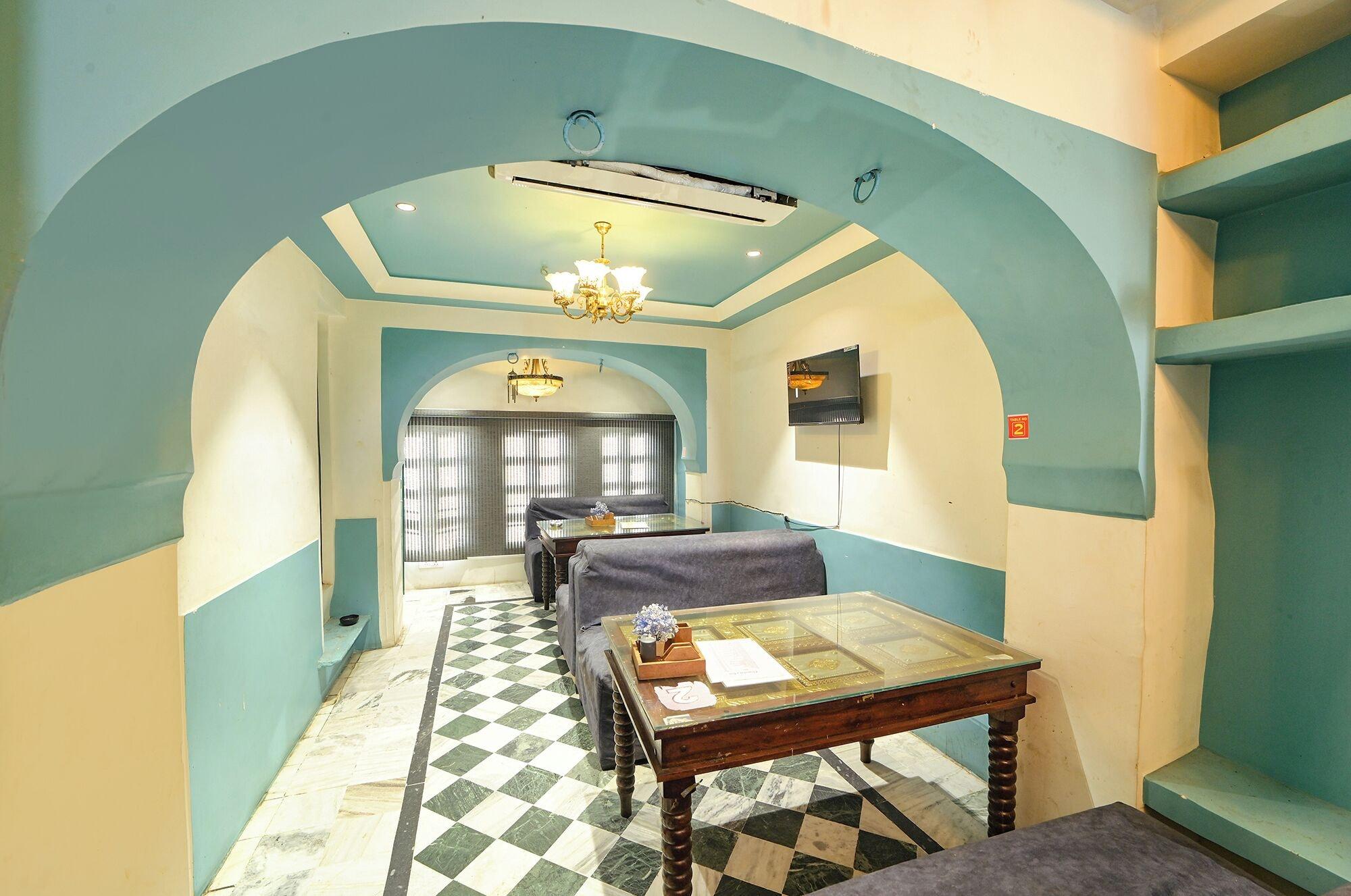 Restaurant Fabhotel Khandaka Mahal