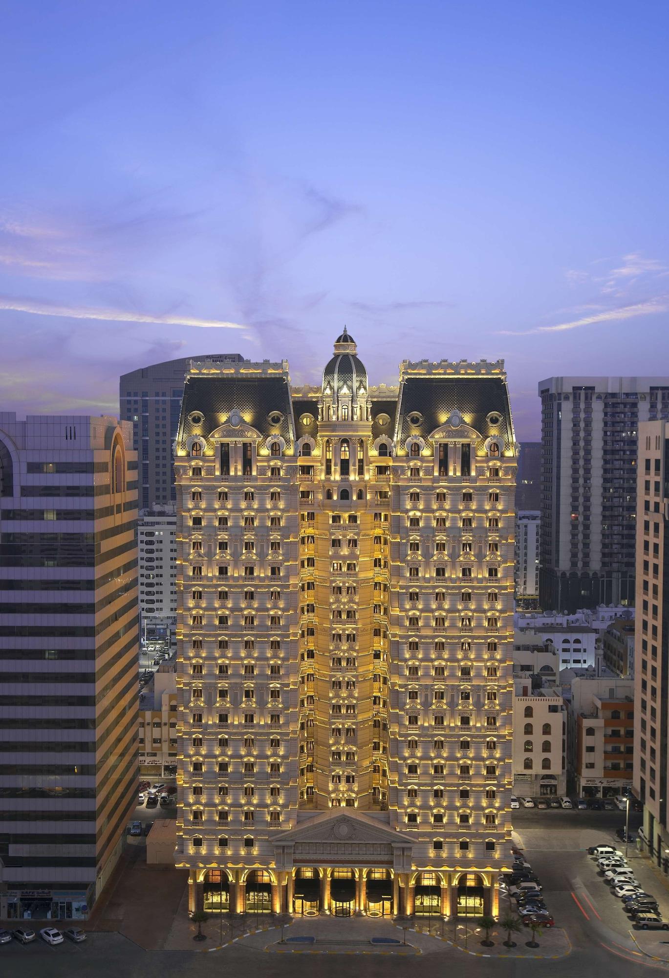 Vista Exterior Royal Rose Abu Dhabi, a Curio by Hilton Affiliated Hotel
