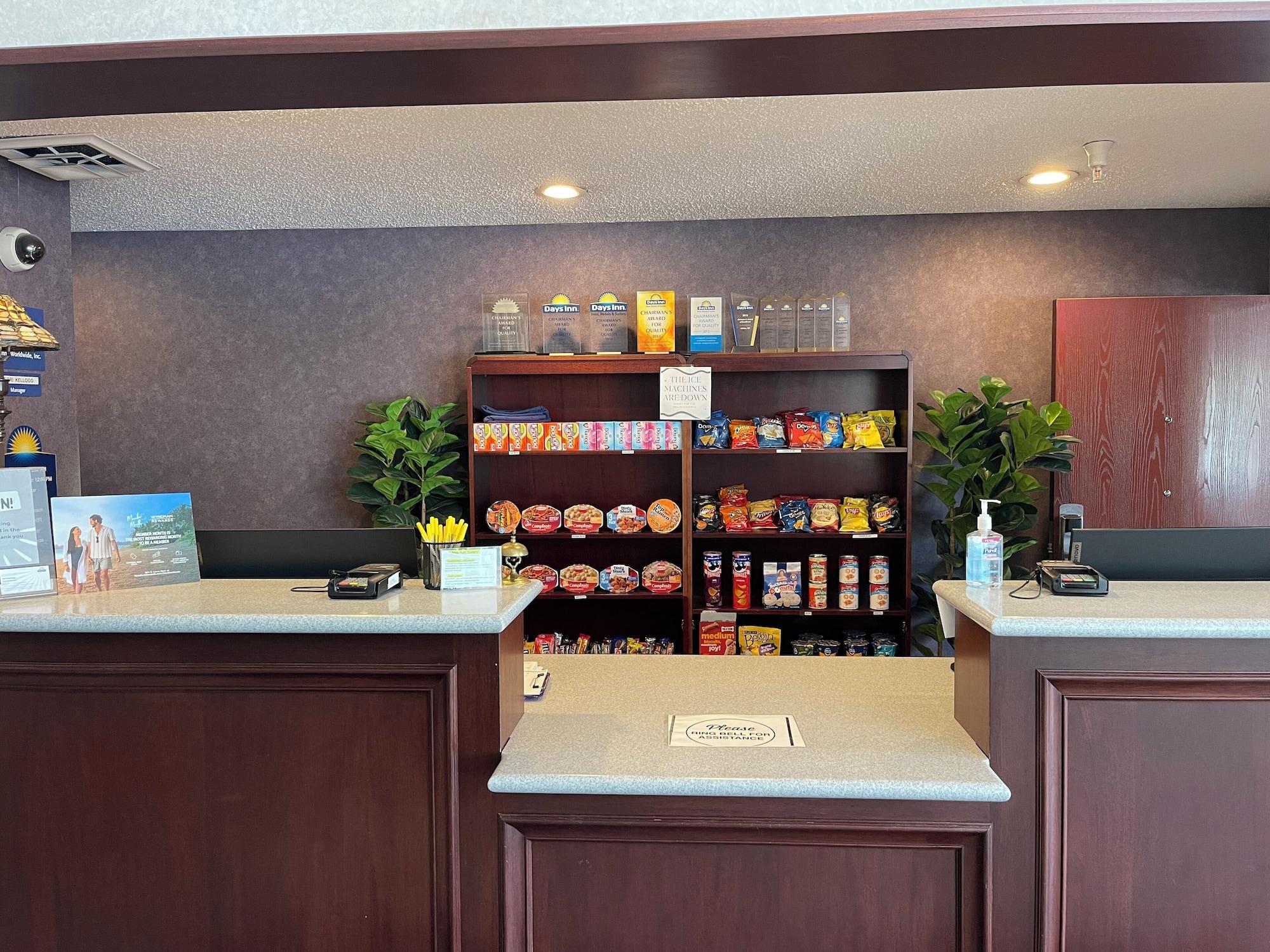 Restaurant Days Inn by Wyndham Lisbon