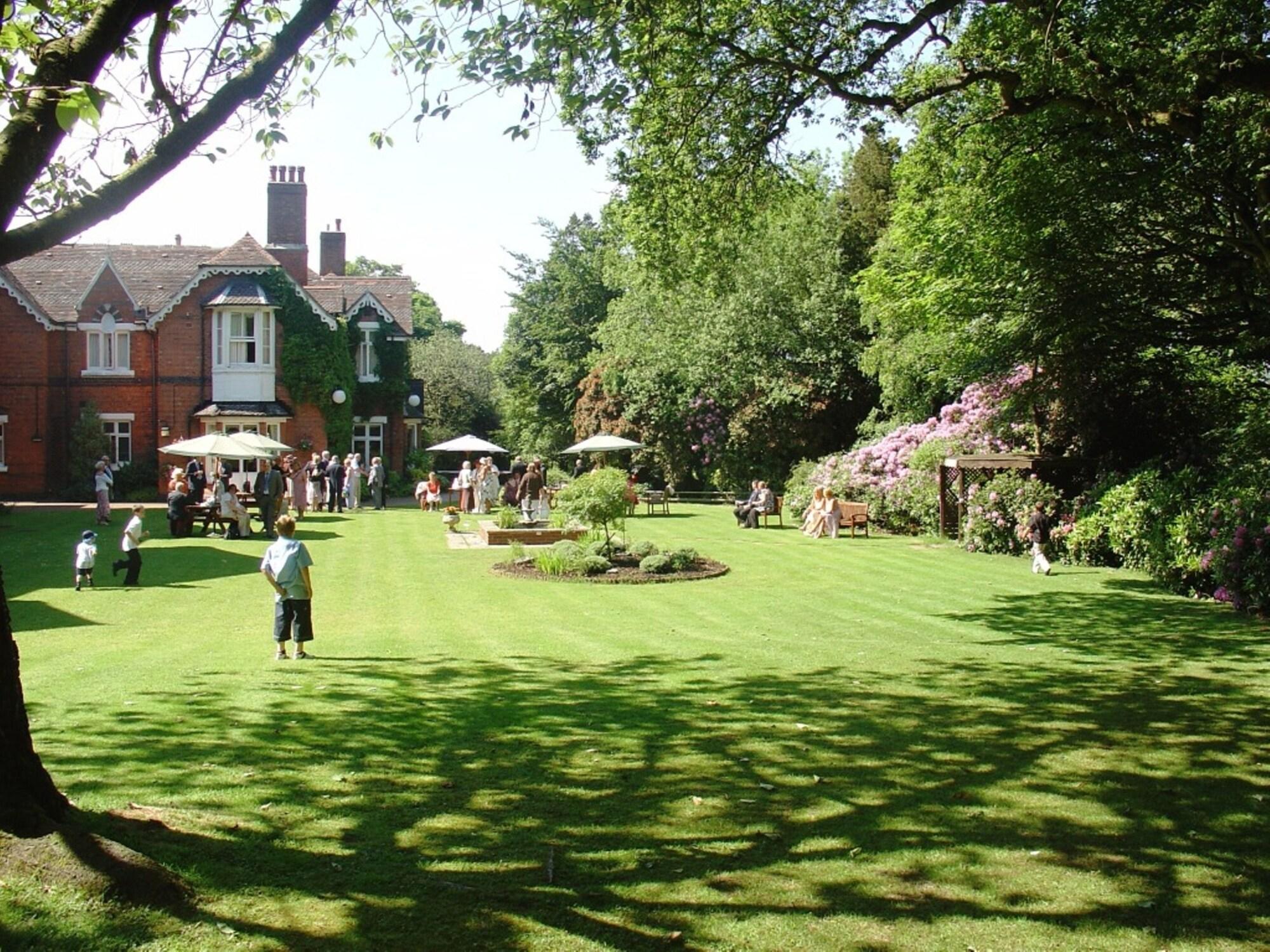 Vista Exterior Hillscourt