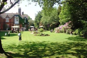 Alojamiento - Hillscourt