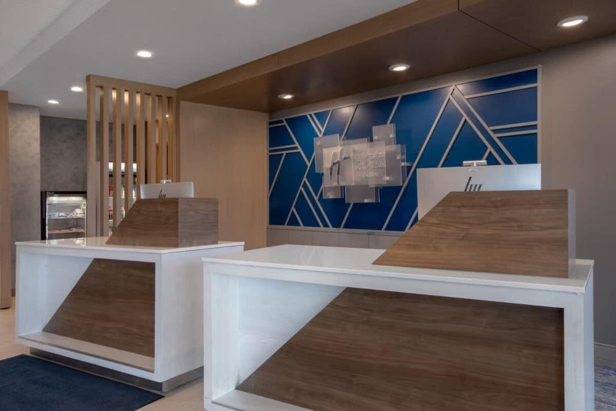 Vista Lobby Holiday Inn Express and Suites Oscoda by IHG
