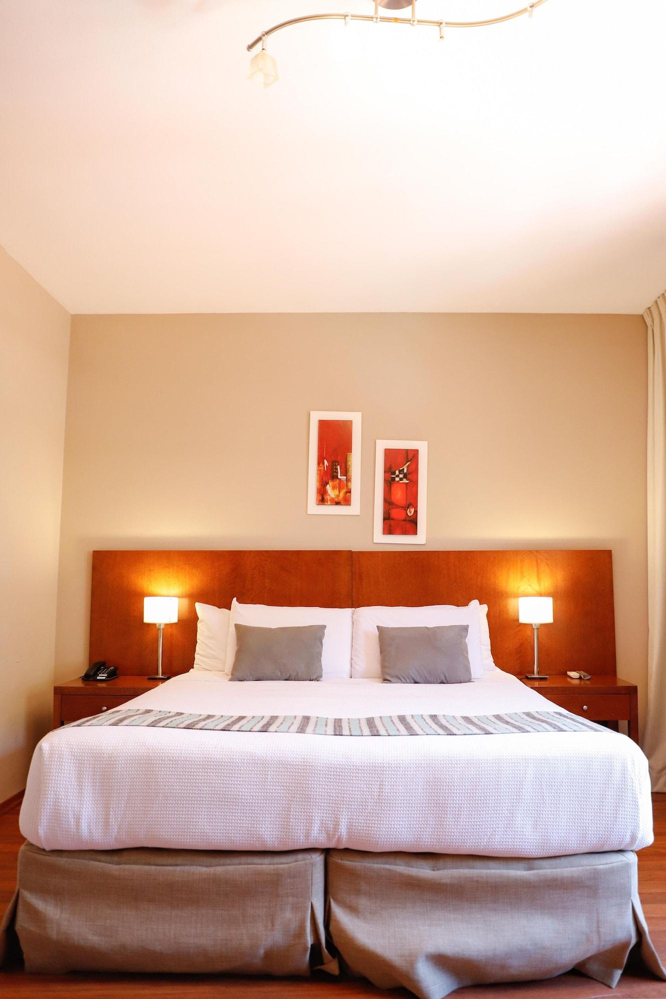 Habitación Howard Johnson by Wyndham Escobar Hotel