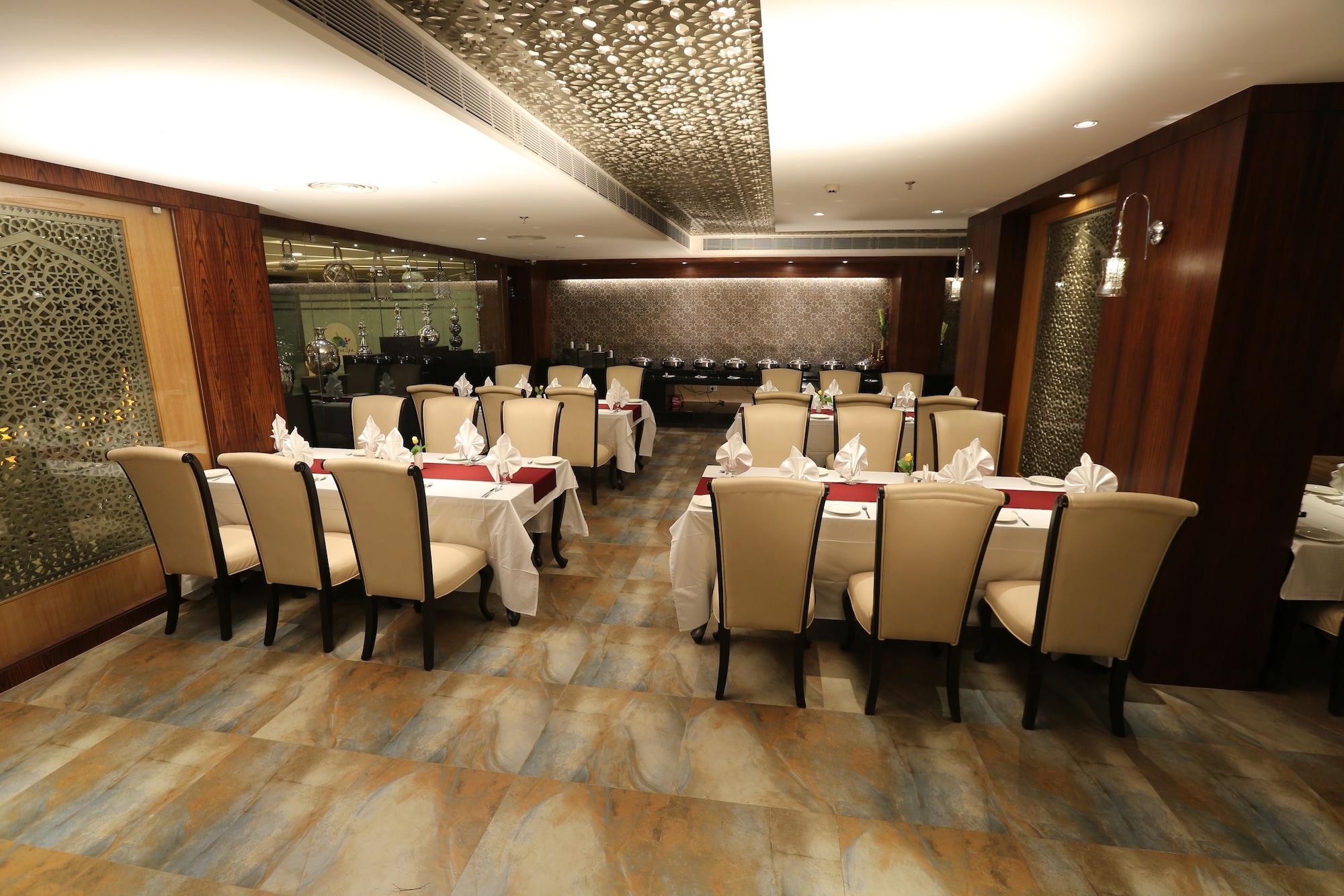 Restaurant M Crown Hotel