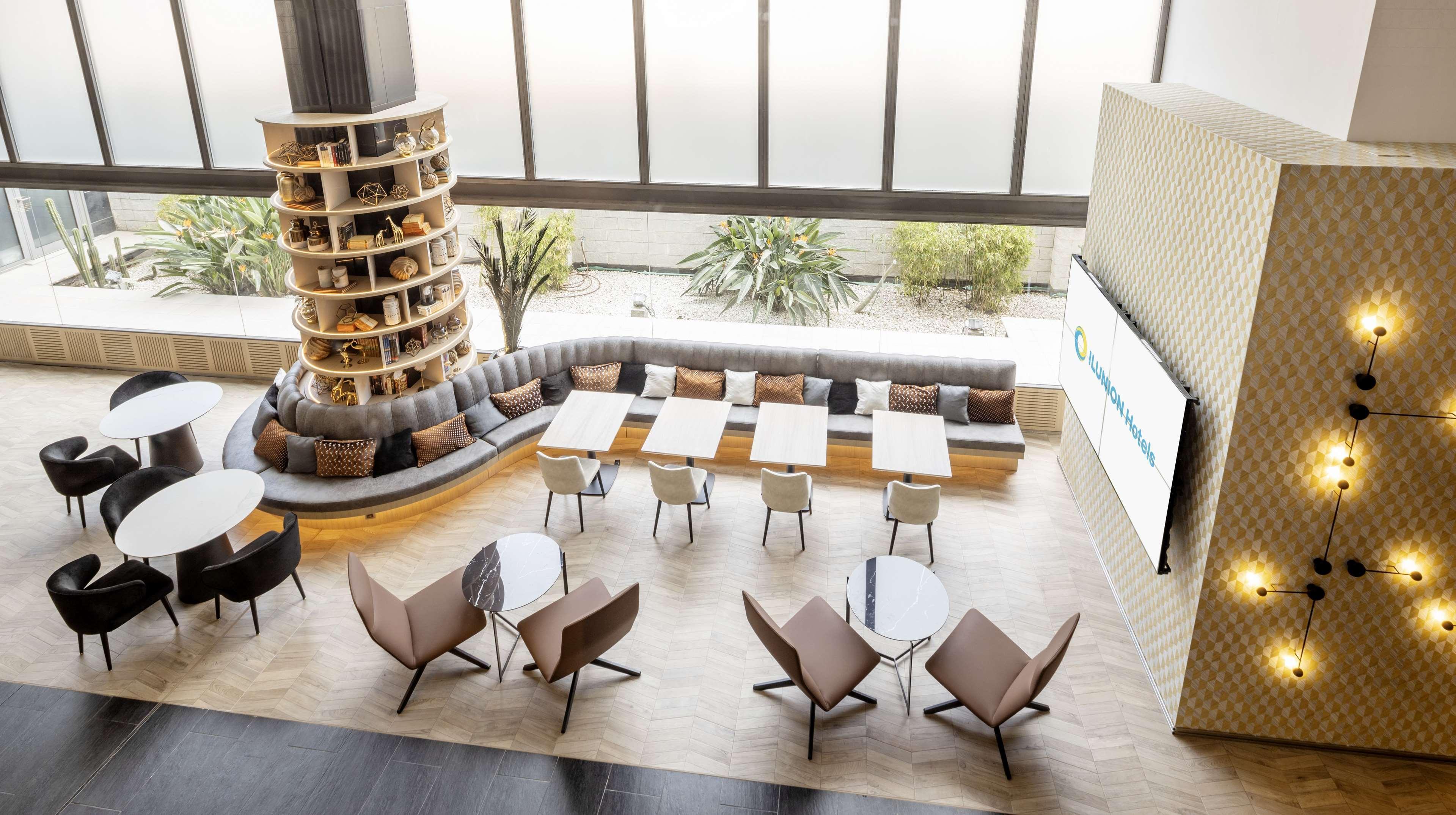 Vista Lobby Hotel ILUNION Barcelona