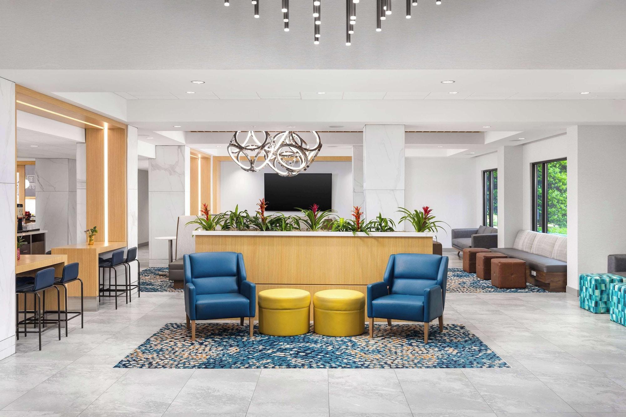 Vista Lobby Hampton Inn Knoxville-West At Cedar Bluff