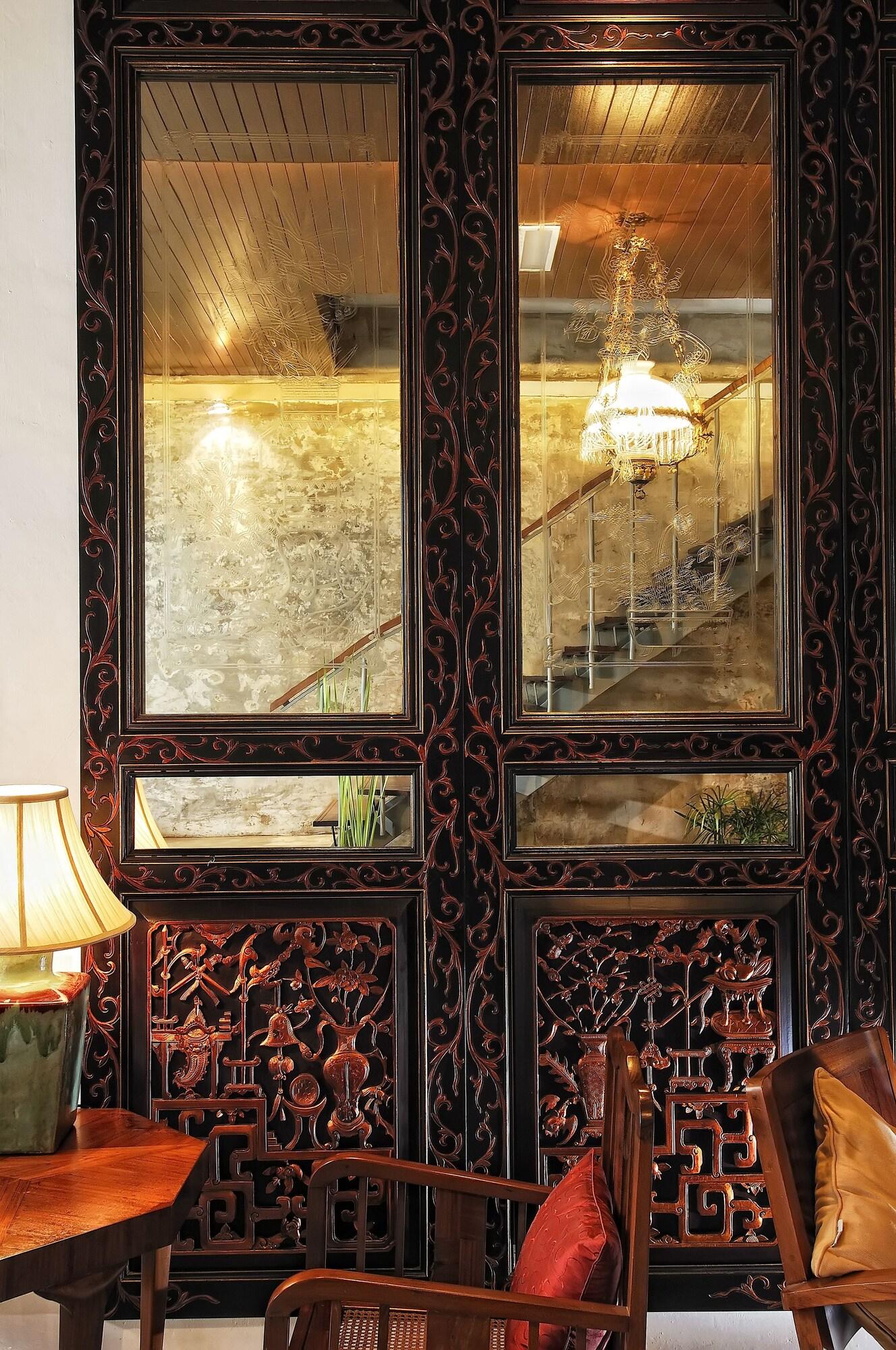 Vista Lobby Courtyard @ Heeren Boutique Hotel
