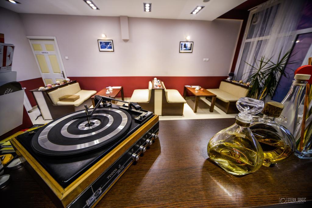 Bar/Salón Hotel 018 In Nis