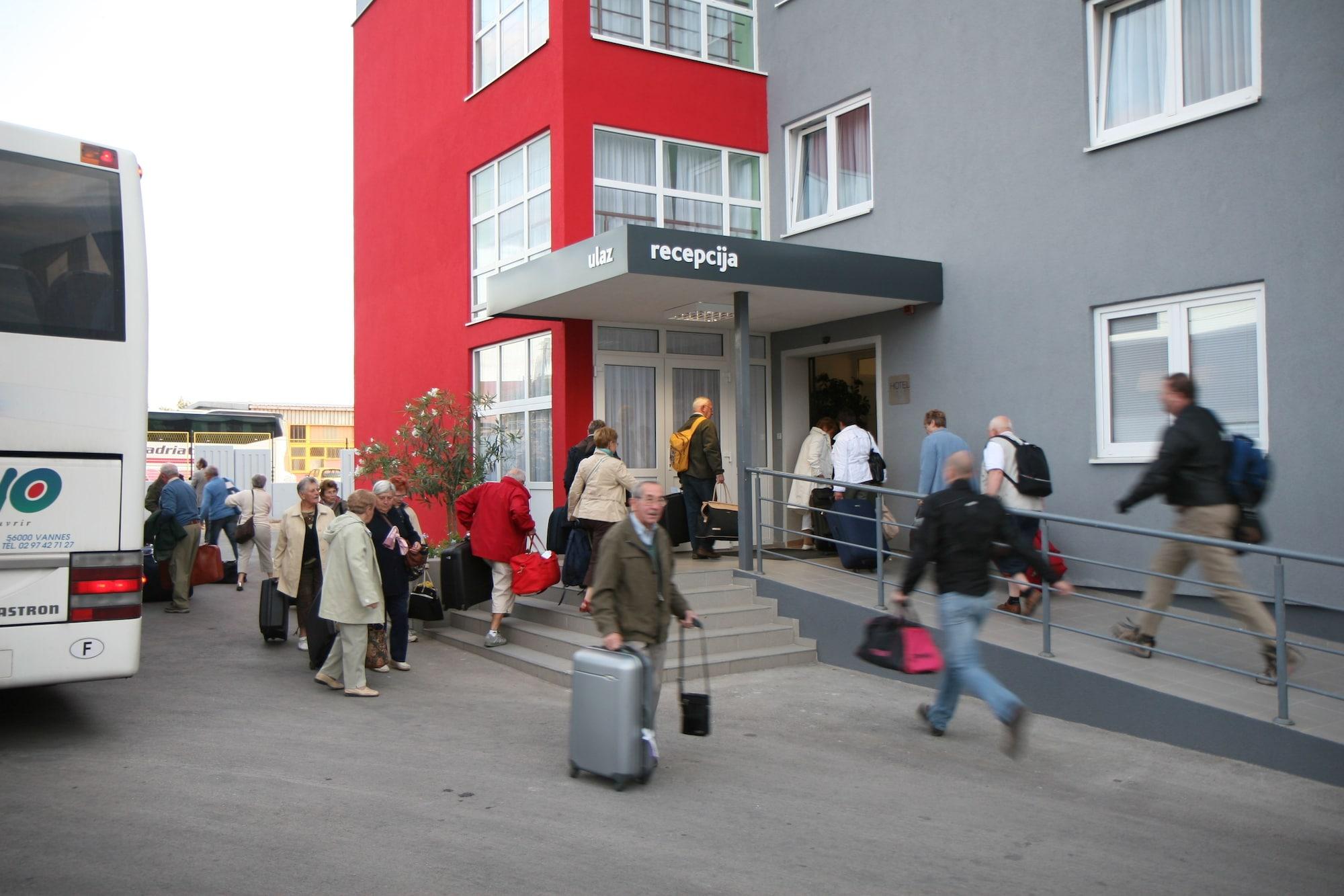 Varios Hotel Porto