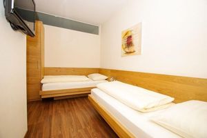 Alquiler Vacacional - New apartment hotel in Avelengo near Merano, South Tyrol, with breakfast and wellness