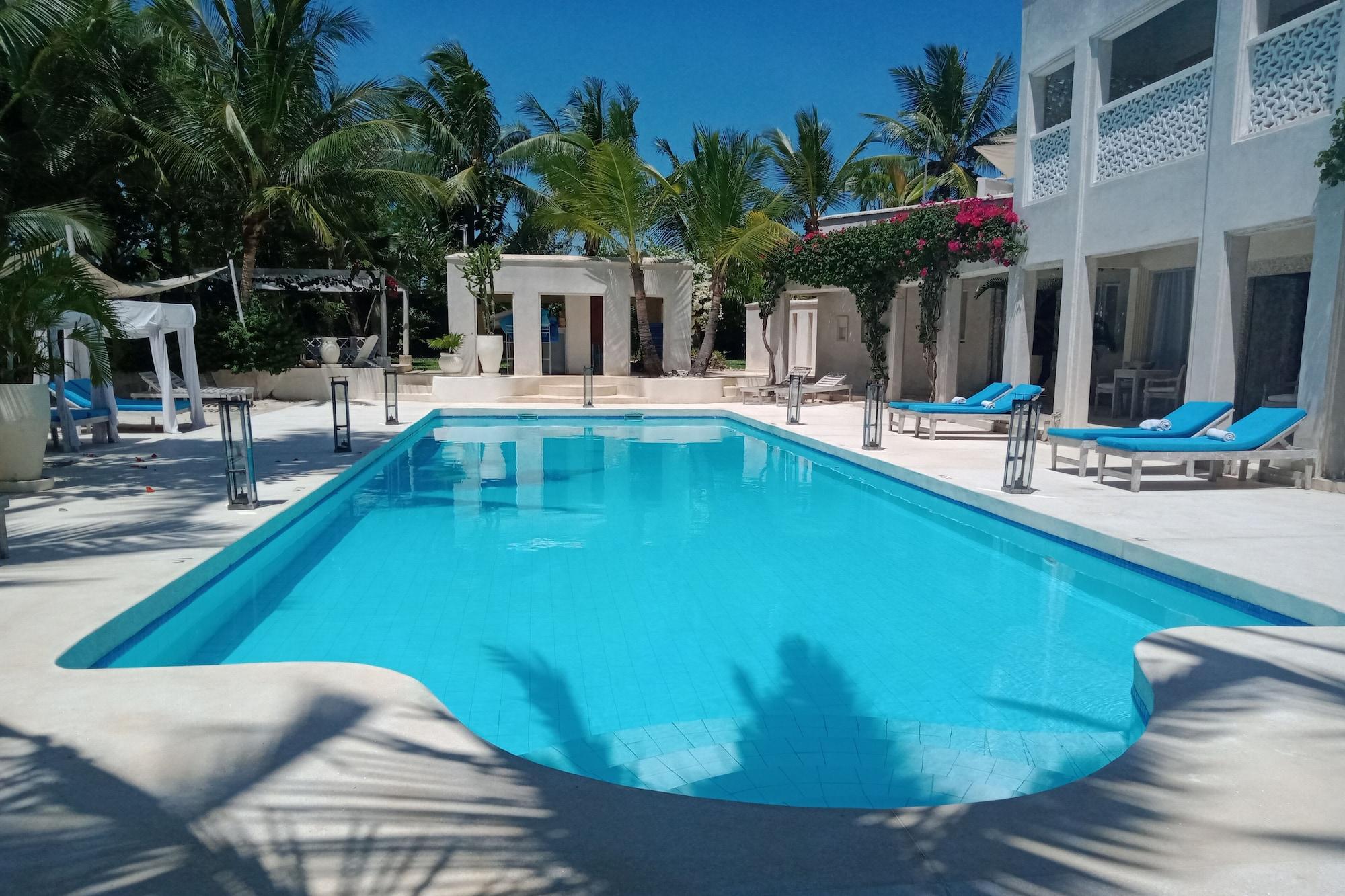 Vista Exterior The Villa Luxury Suites Hotel