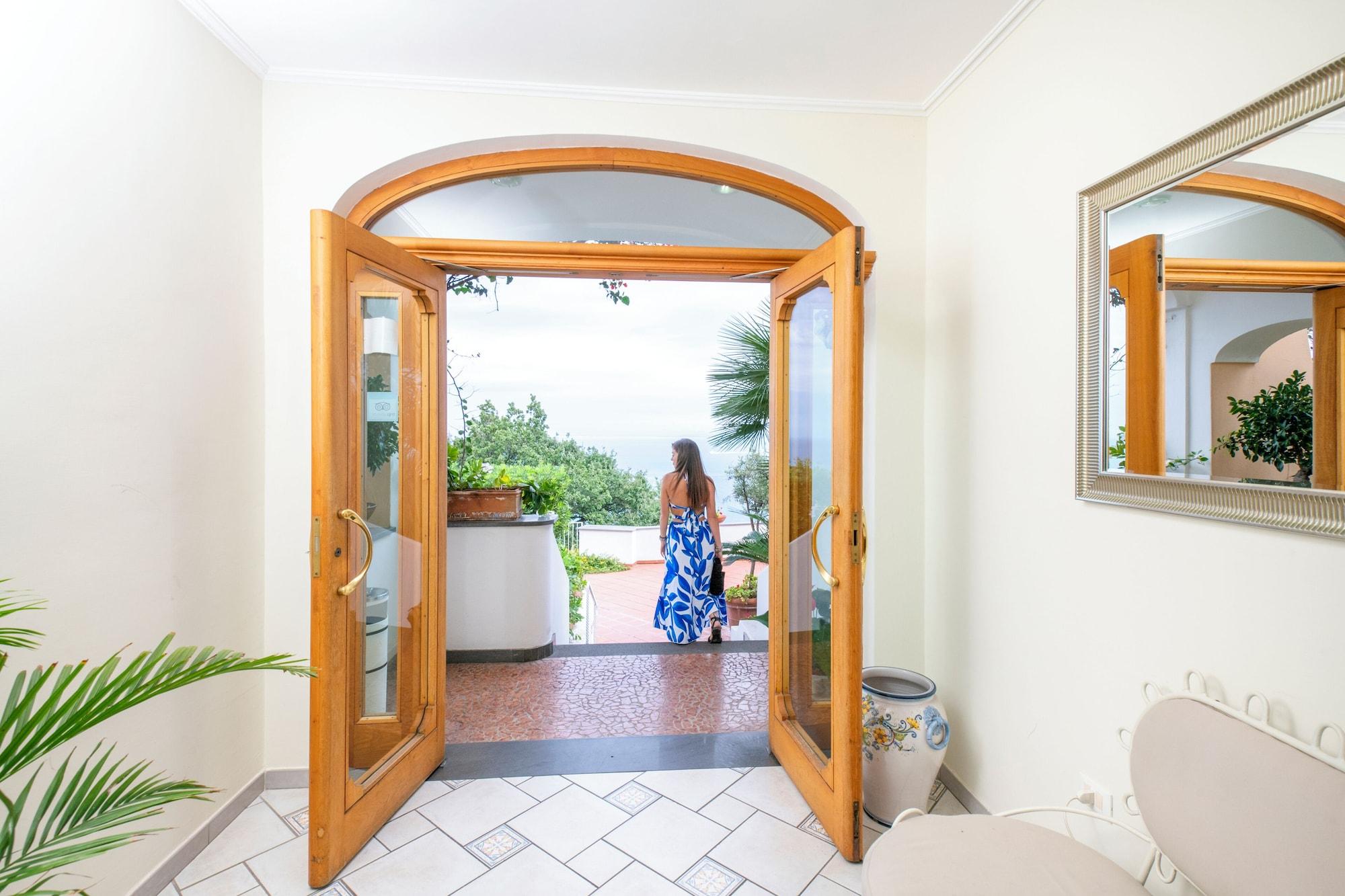 Vista Lobby Hotel Villa Ireos