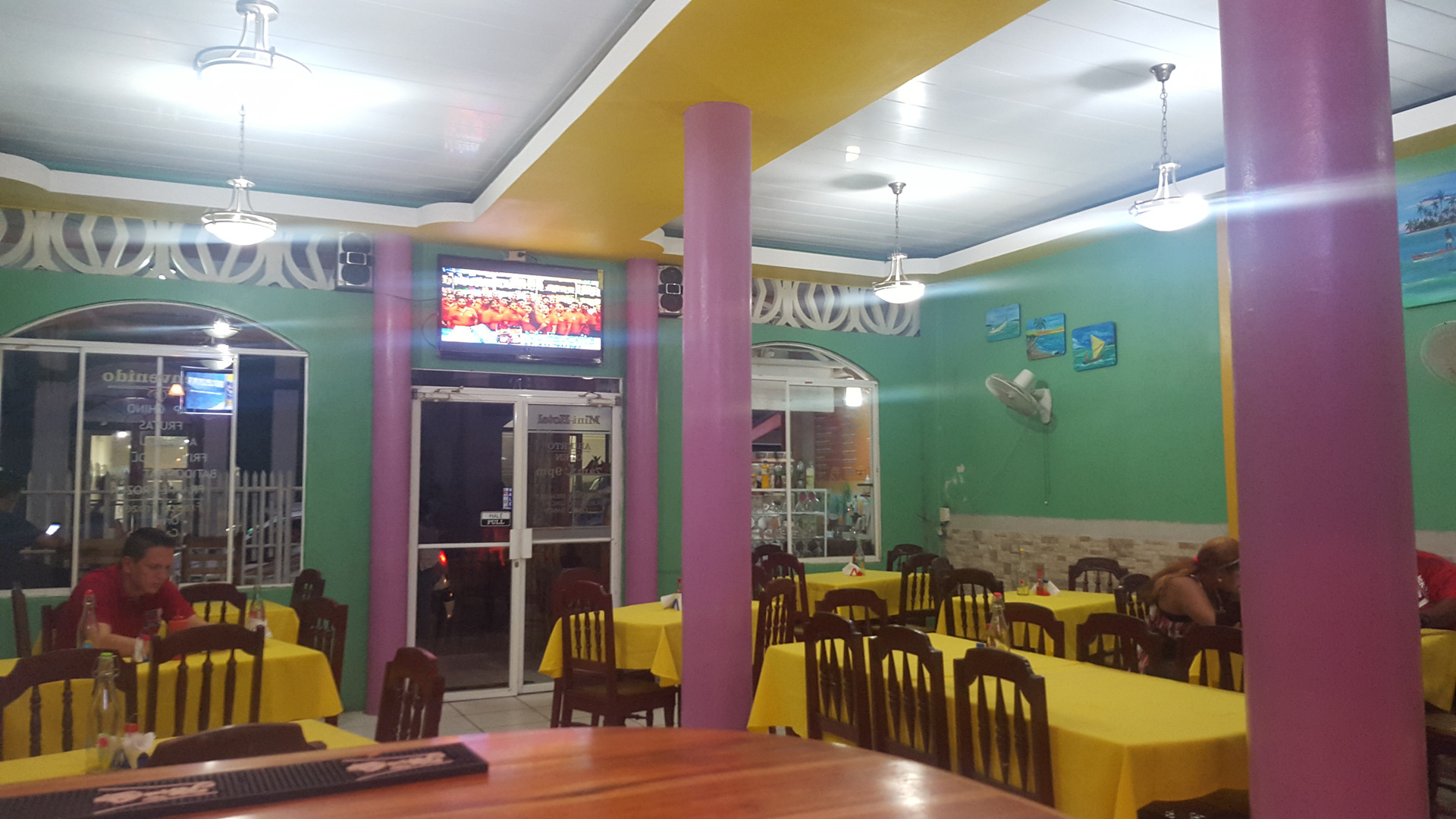 Restaurant Mini Hotel y Cafetín Central