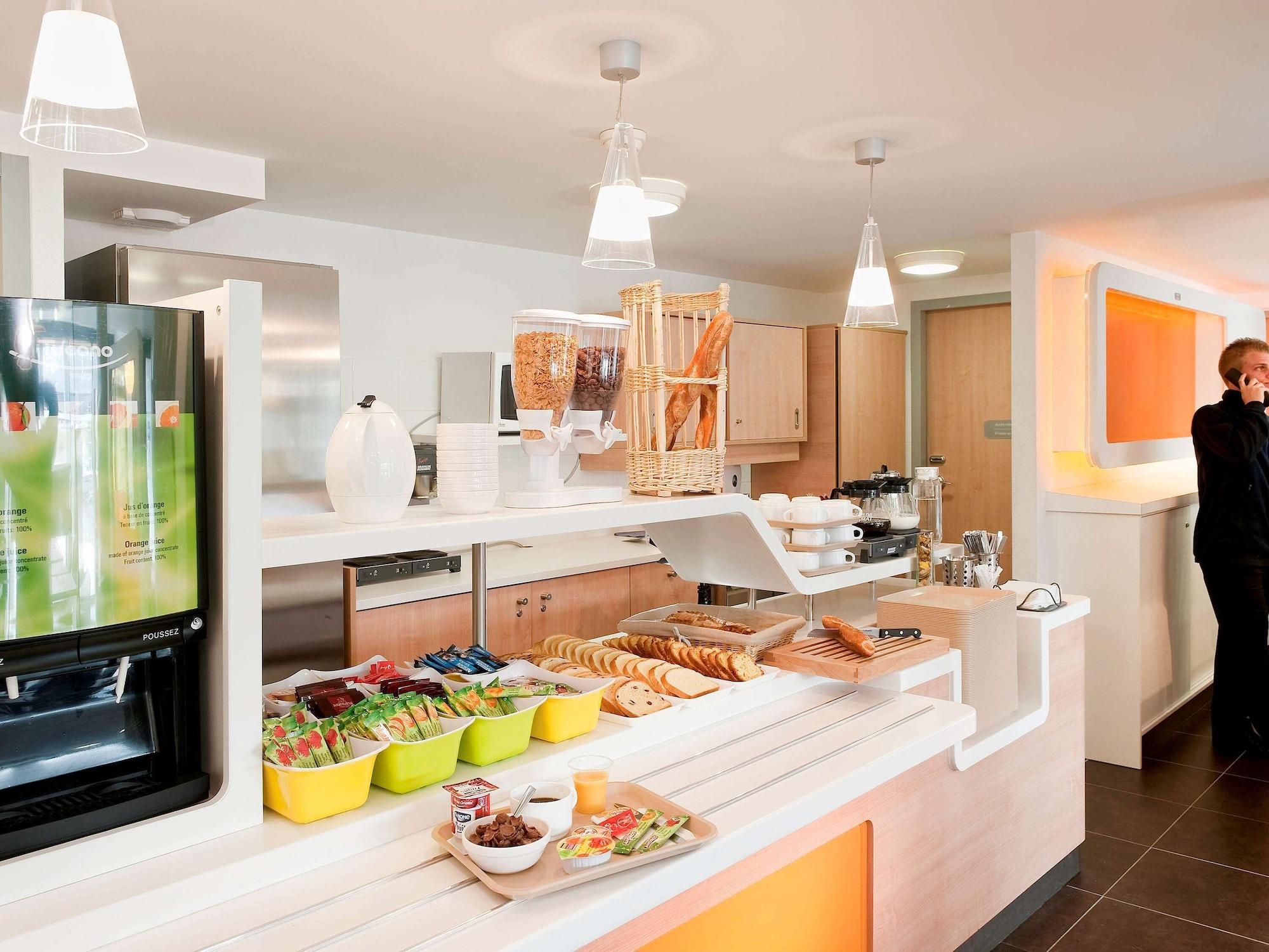 Vista Exterior ibis budget Cergy Saint Christophe