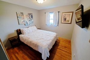 Alquiler Vacacional - Location! Large Home w/ Country Views, Entertainment, Dubuque