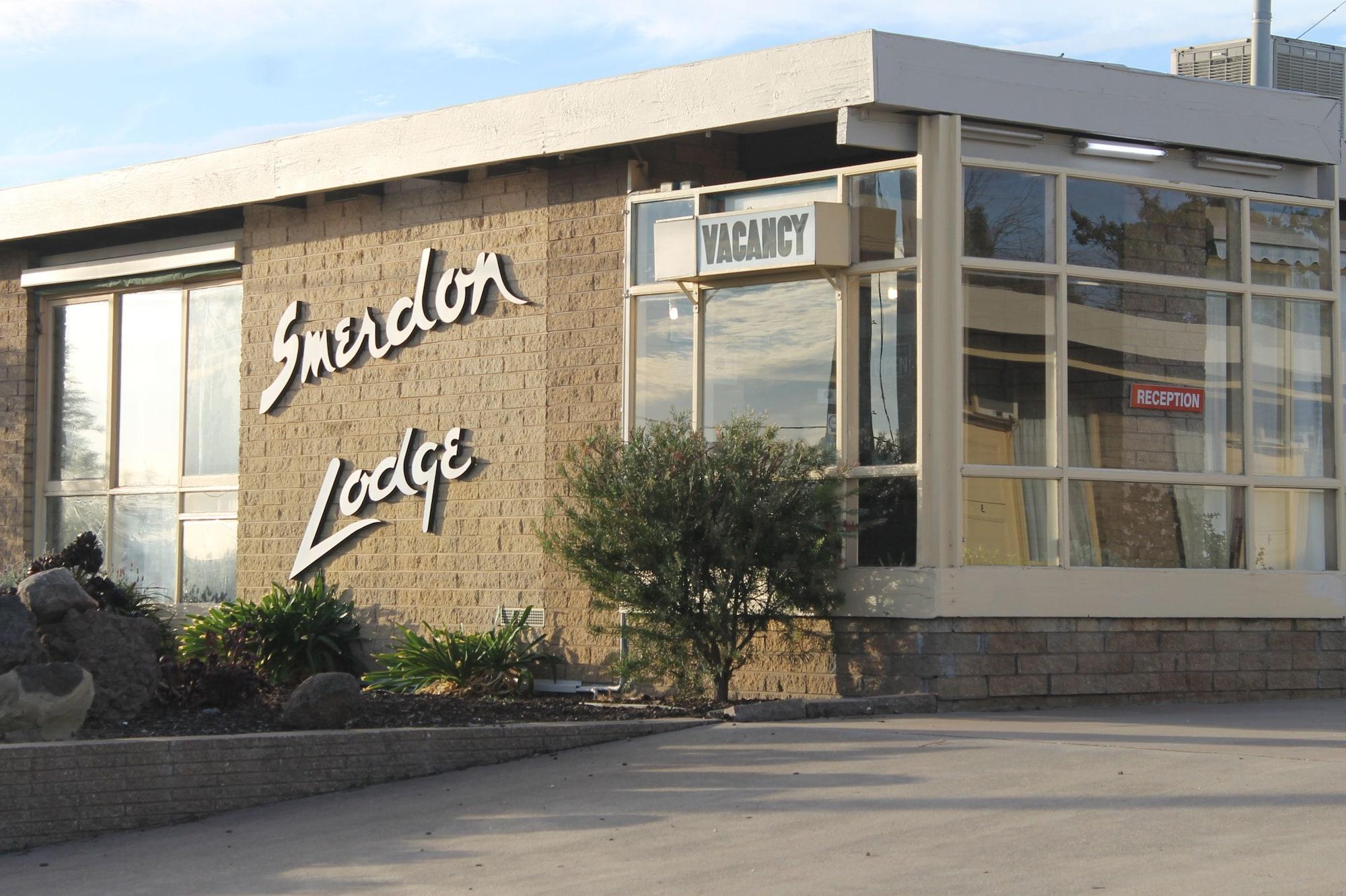 Vista Exterior Smerdon Lodge Motel