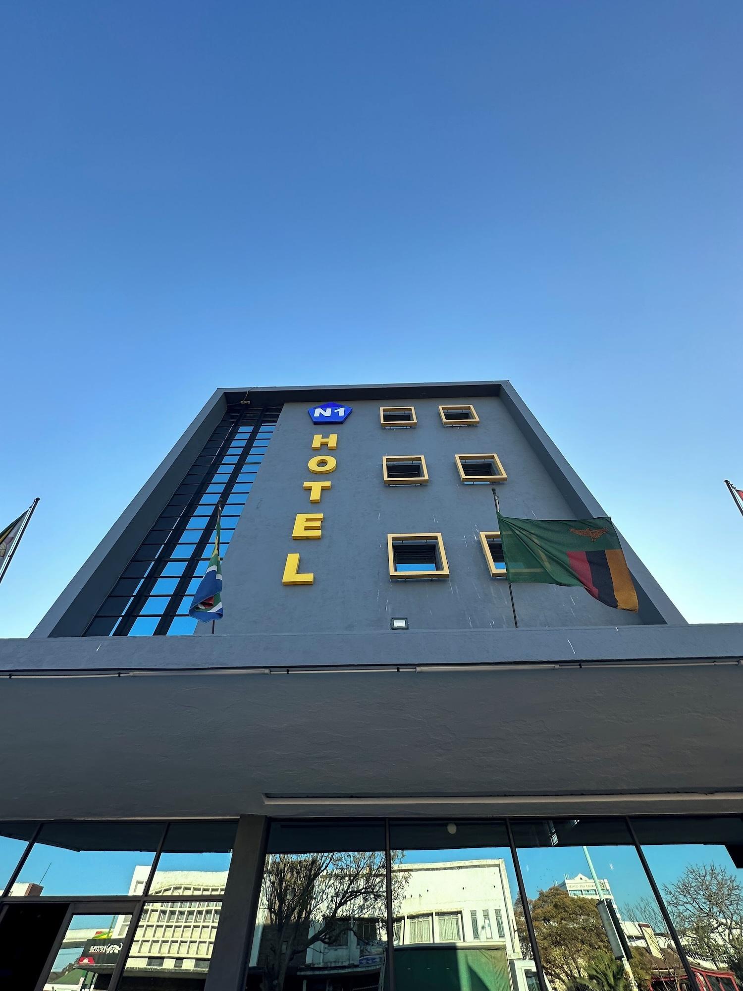 Vista Exterior The N1 Hotel Bulawayo