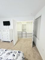 Alquiler Vacacional - Resort-Style 2-Bedroom Townhome with Pool, WiFi, and AC in Sarasota
