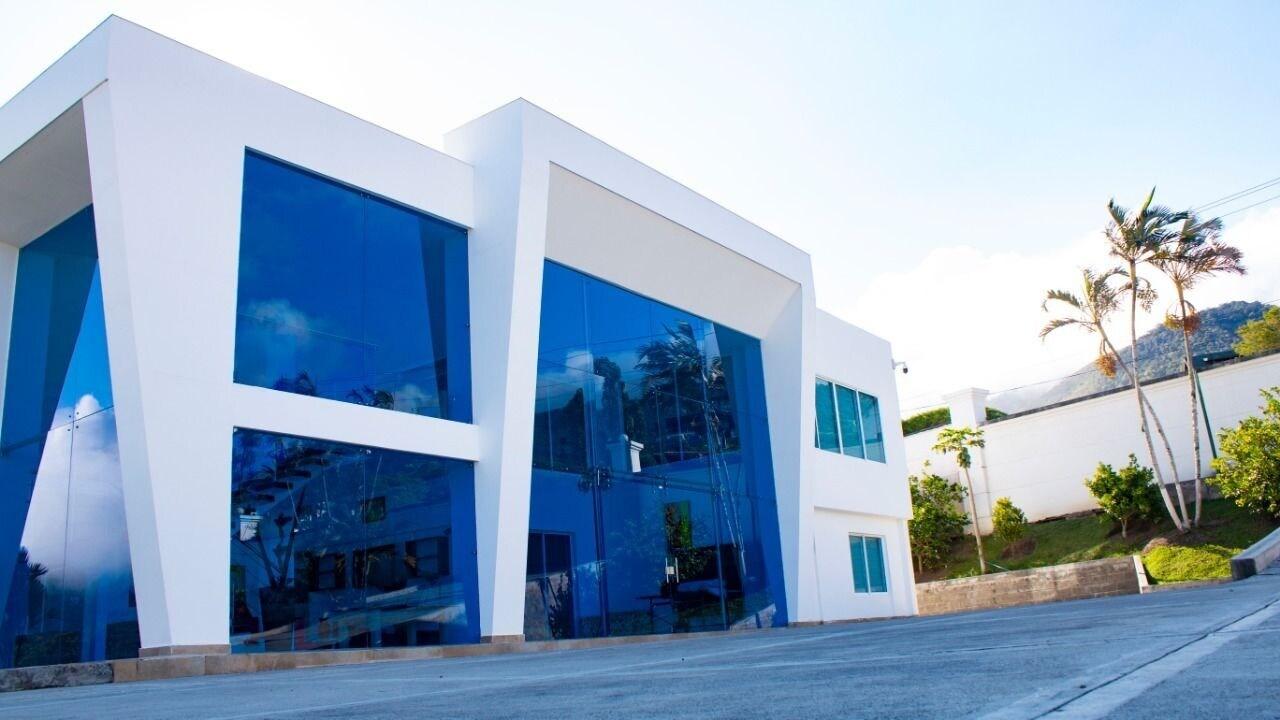 Varios Blue Palace Hotel